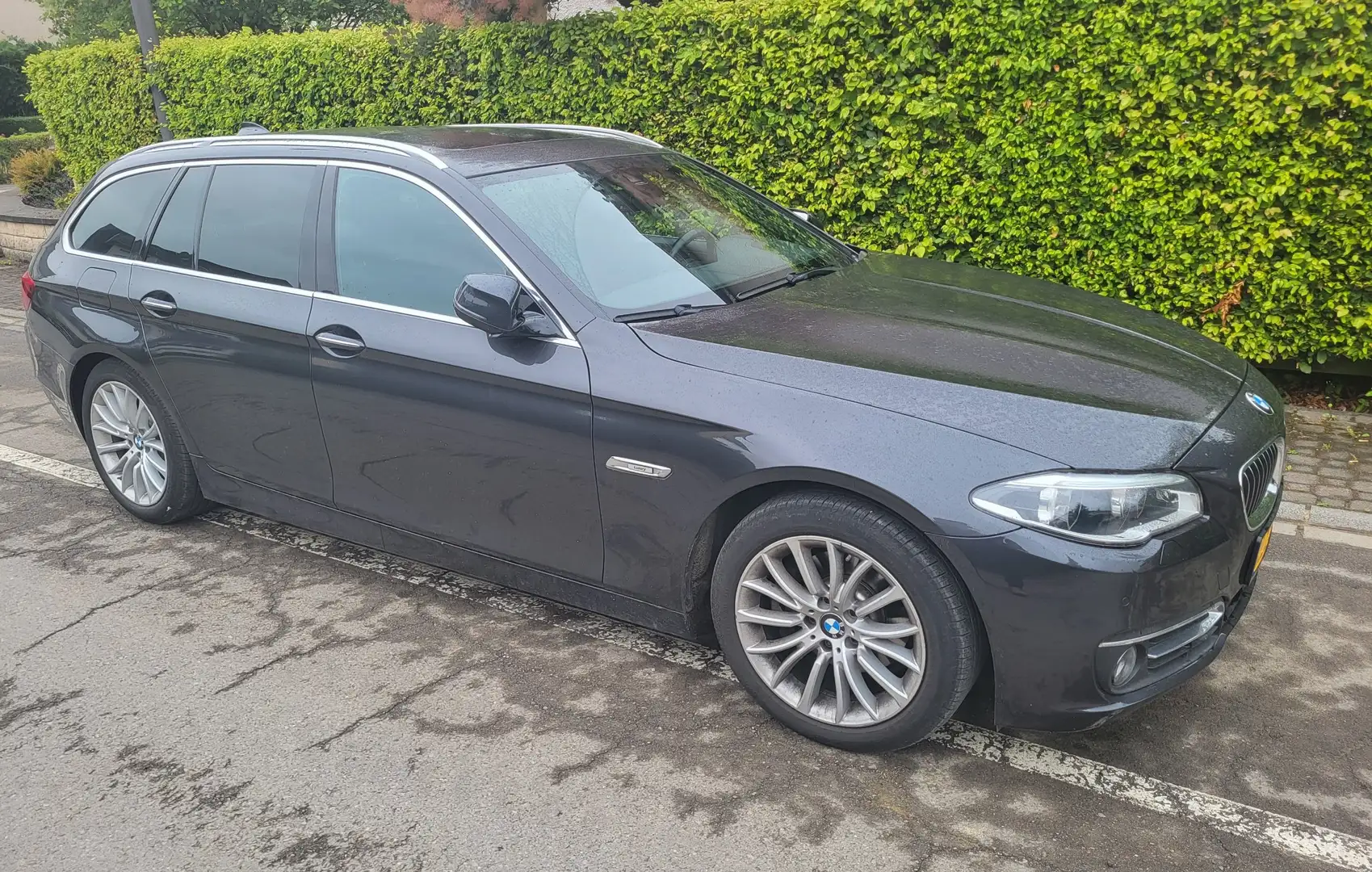 BMW 520 520d xDrive Touring Aut. Luxury Line Noir - 1