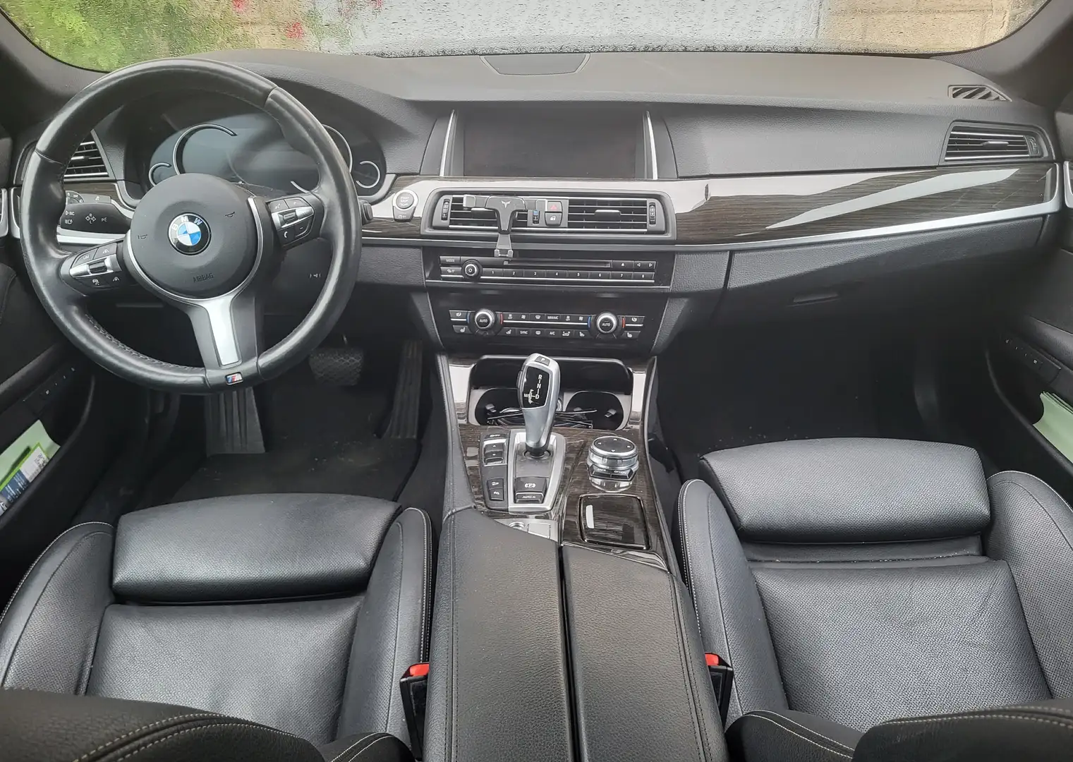 BMW 520 520d xDrive Touring Aut. Luxury Line Noir - 2