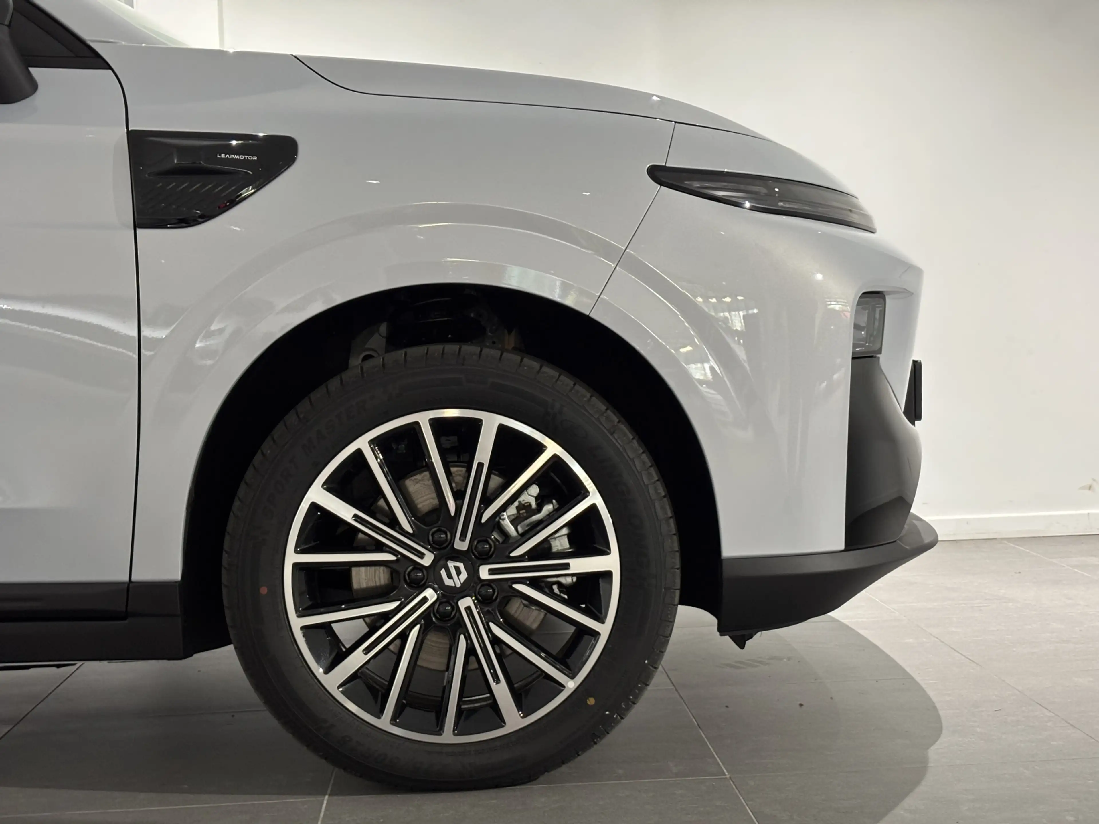 Leapmotor B10 Design ProMax 67.1 kWh Grote accupakket met actier — photo 4