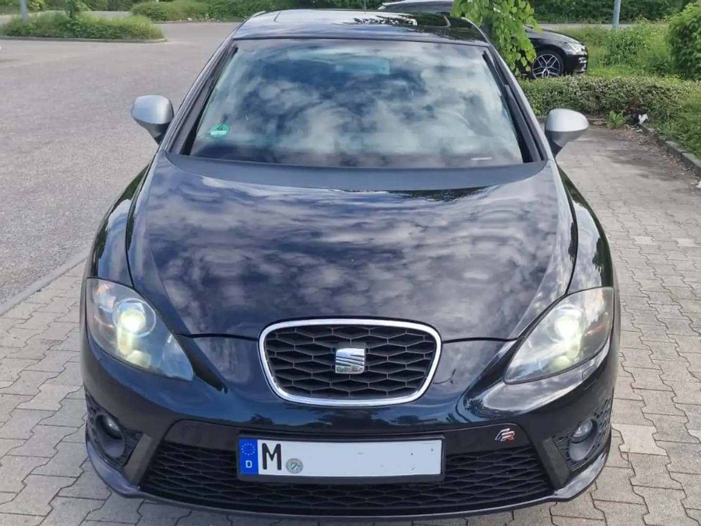 SEAT Leon Leon 2.0 TDI DPF DSG FR Schwarz - 1