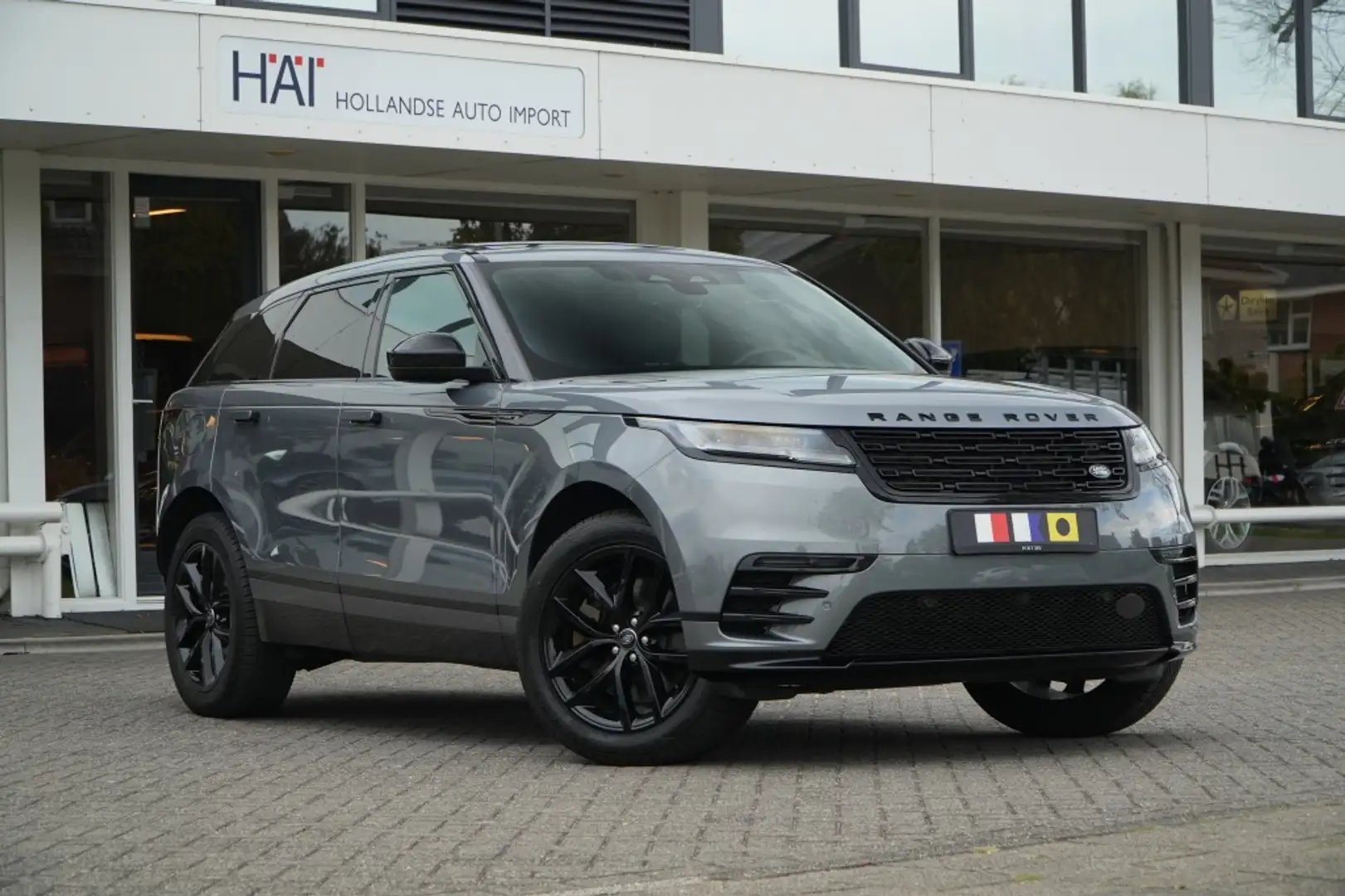 Land Rover Range Rover Velar 2.0 P400e AWD Dynamic SE I Pano I ACC I 5 jaar fab Grijs - 1