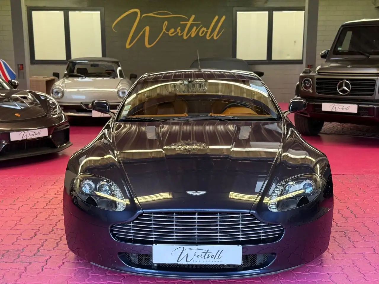 Aston Martin V8