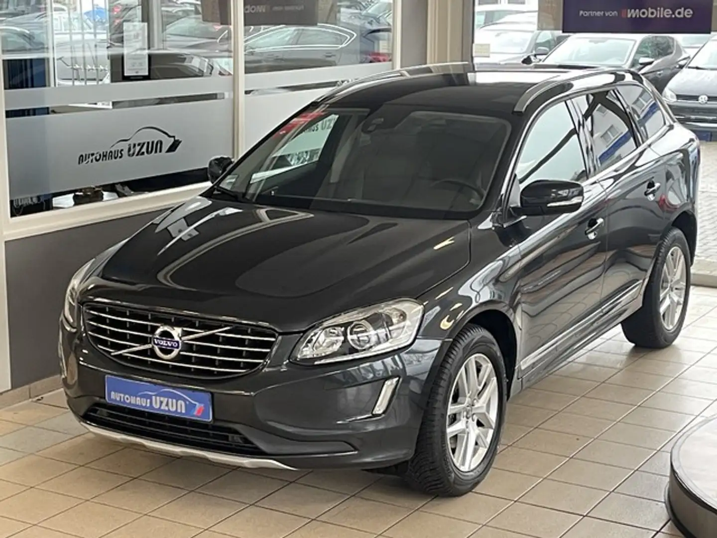 Volvo XC60 Summum Aut Leder Navi Xenon AHK Scheckheft Grau - 1