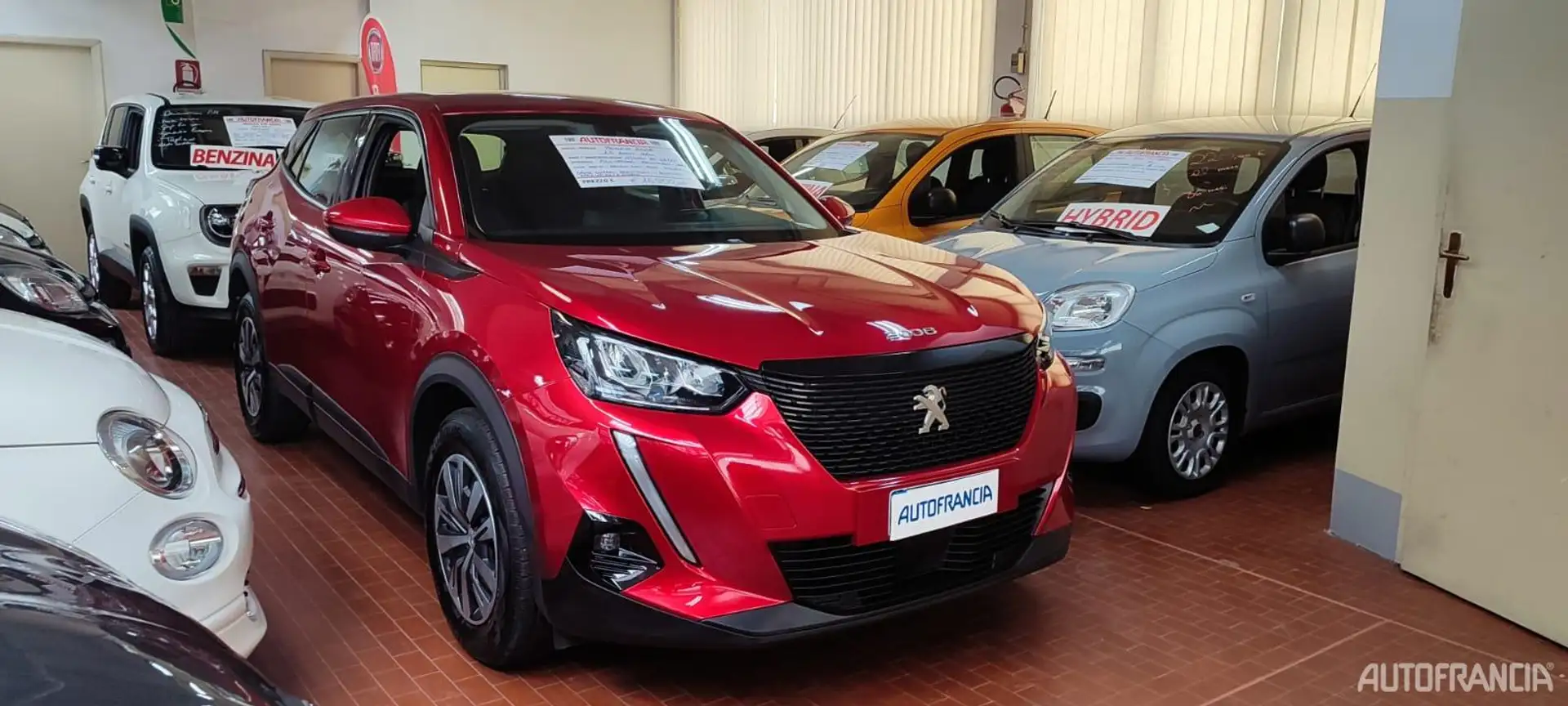 Peugeot 2008 - 1.2 ACTIVE 100 CV Červená - 2