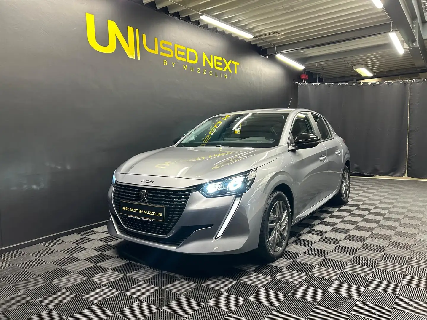 Peugeot 208 Active Pack -  PureTech 75 BVM5 Grau - 1