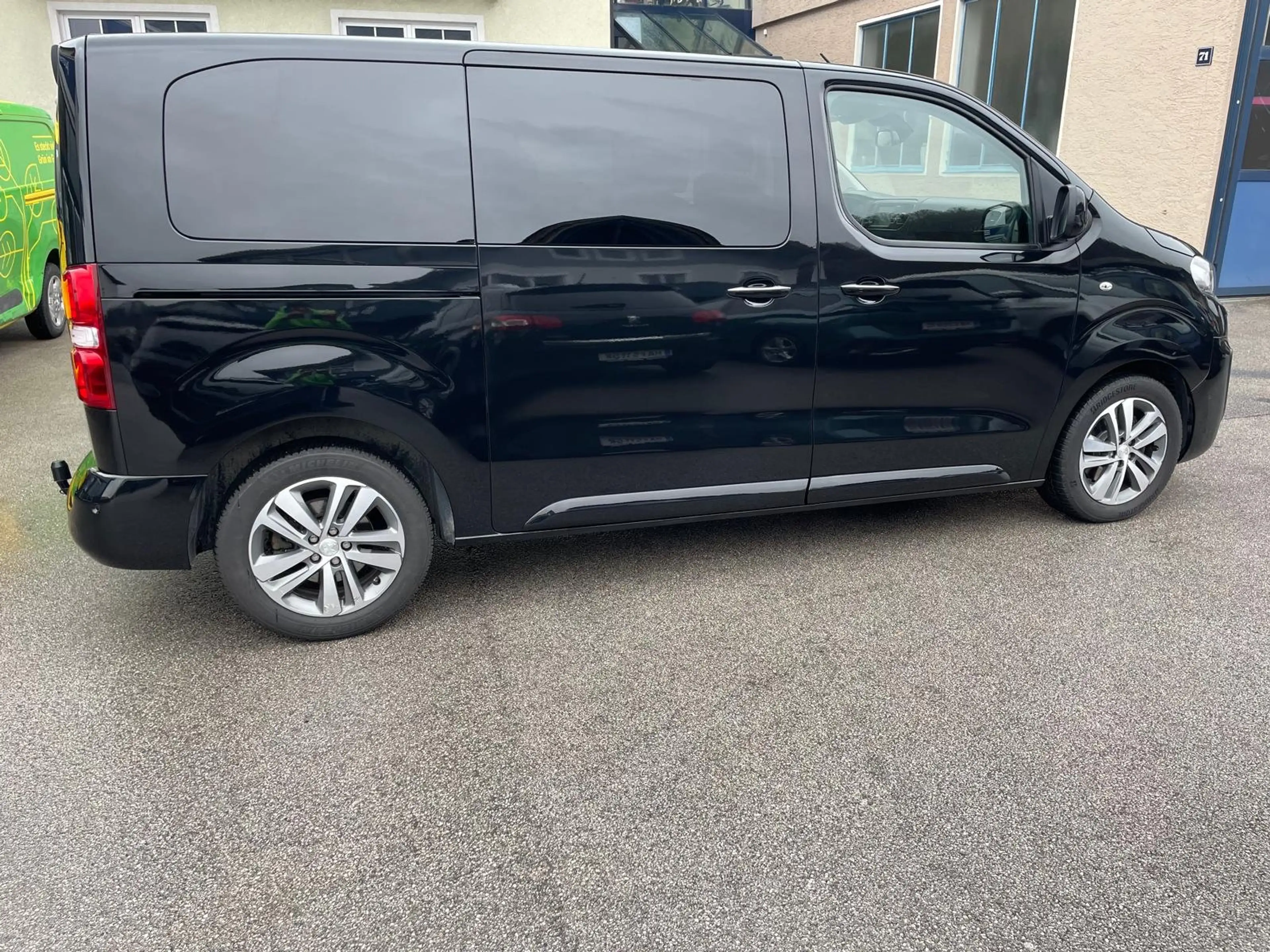 Peugeot Traveller Traveller Business VIP L2 BlueHDI 180 S — photo 2