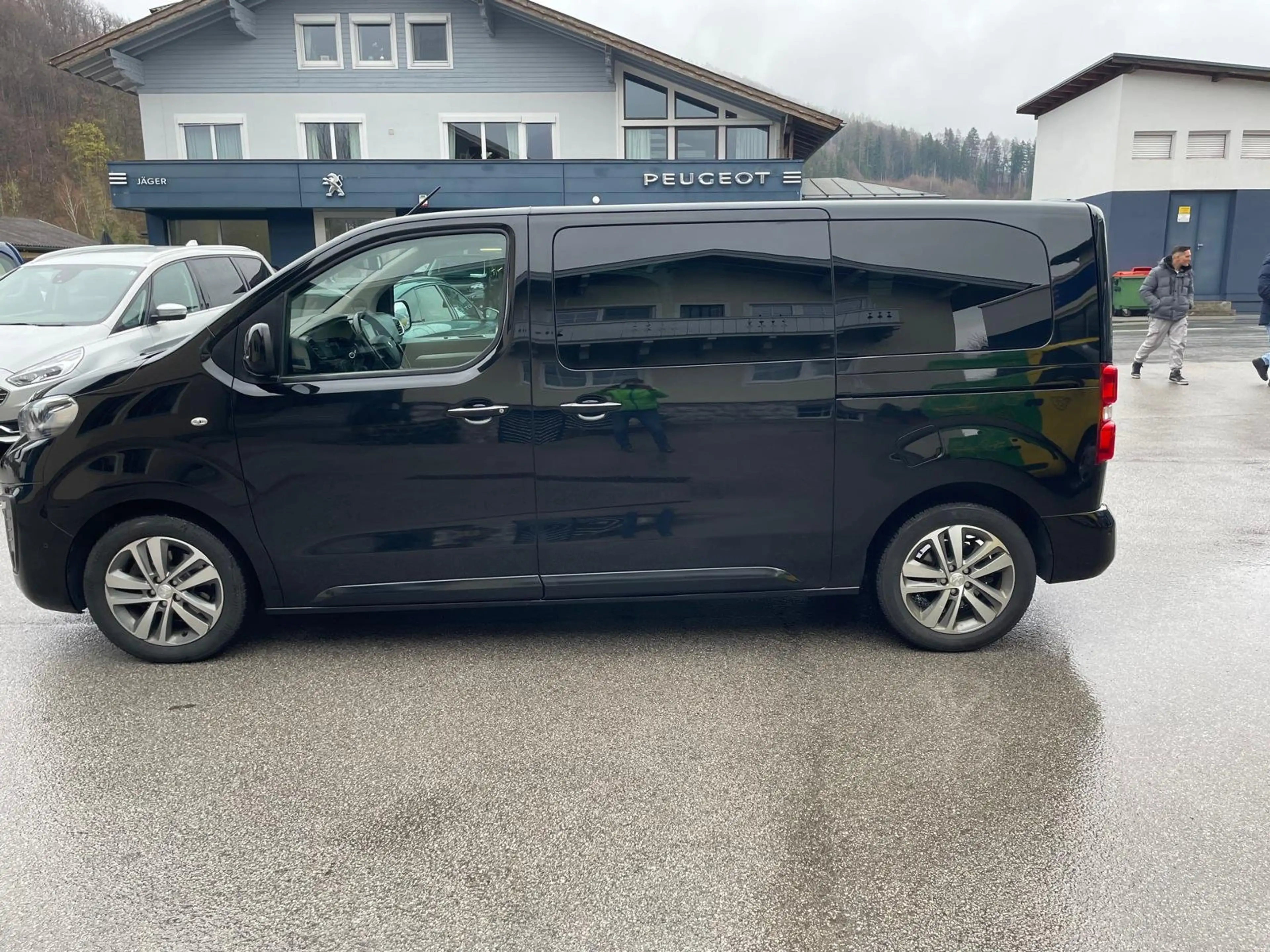 Peugeot Traveller Traveller Business VIP L2 BlueHDI 180 S — photo 3