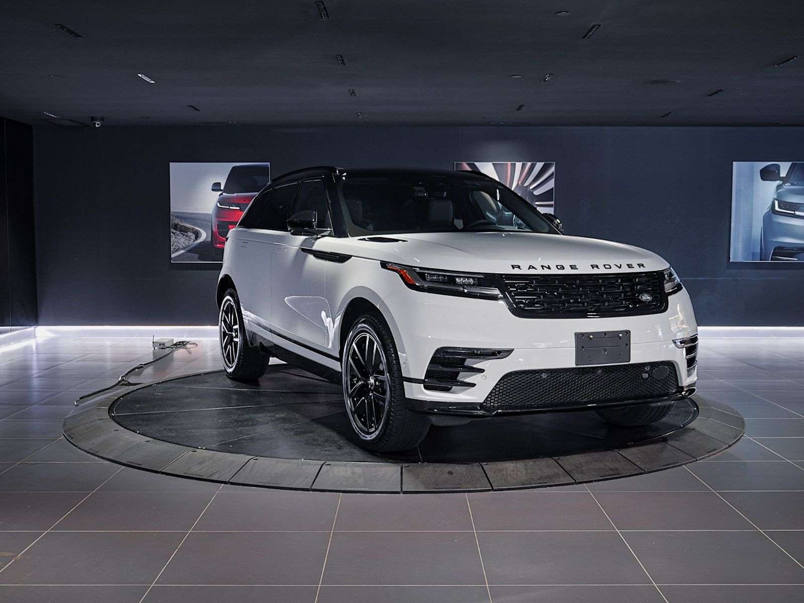 2026 Land Rover Range Rover Velar Dynamic SE | Sunroof | Navigation | Bluetooth | Heated/Cooled Seats | Heated Steering — photo 3