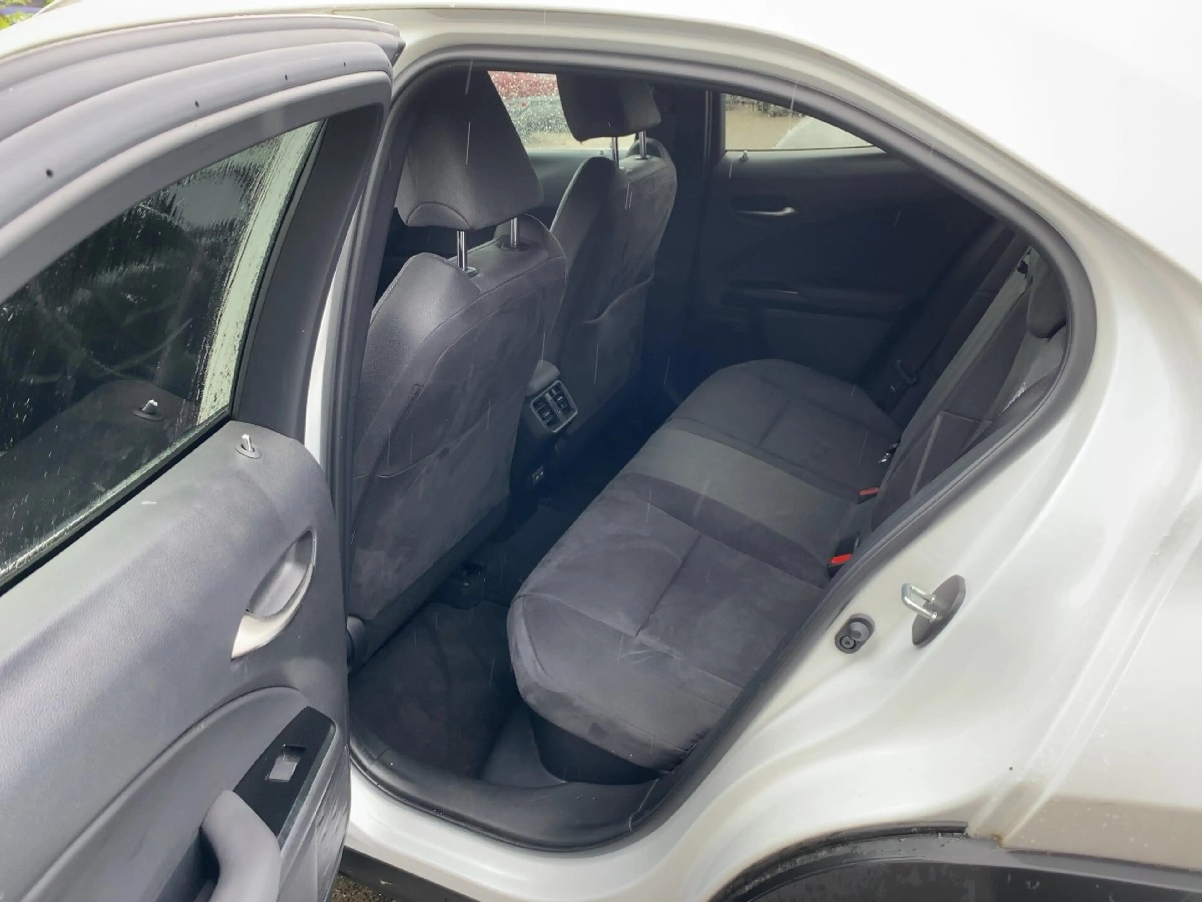 Lexus UX 250h UX 250 h Style Edition guter Crossover — photo 12