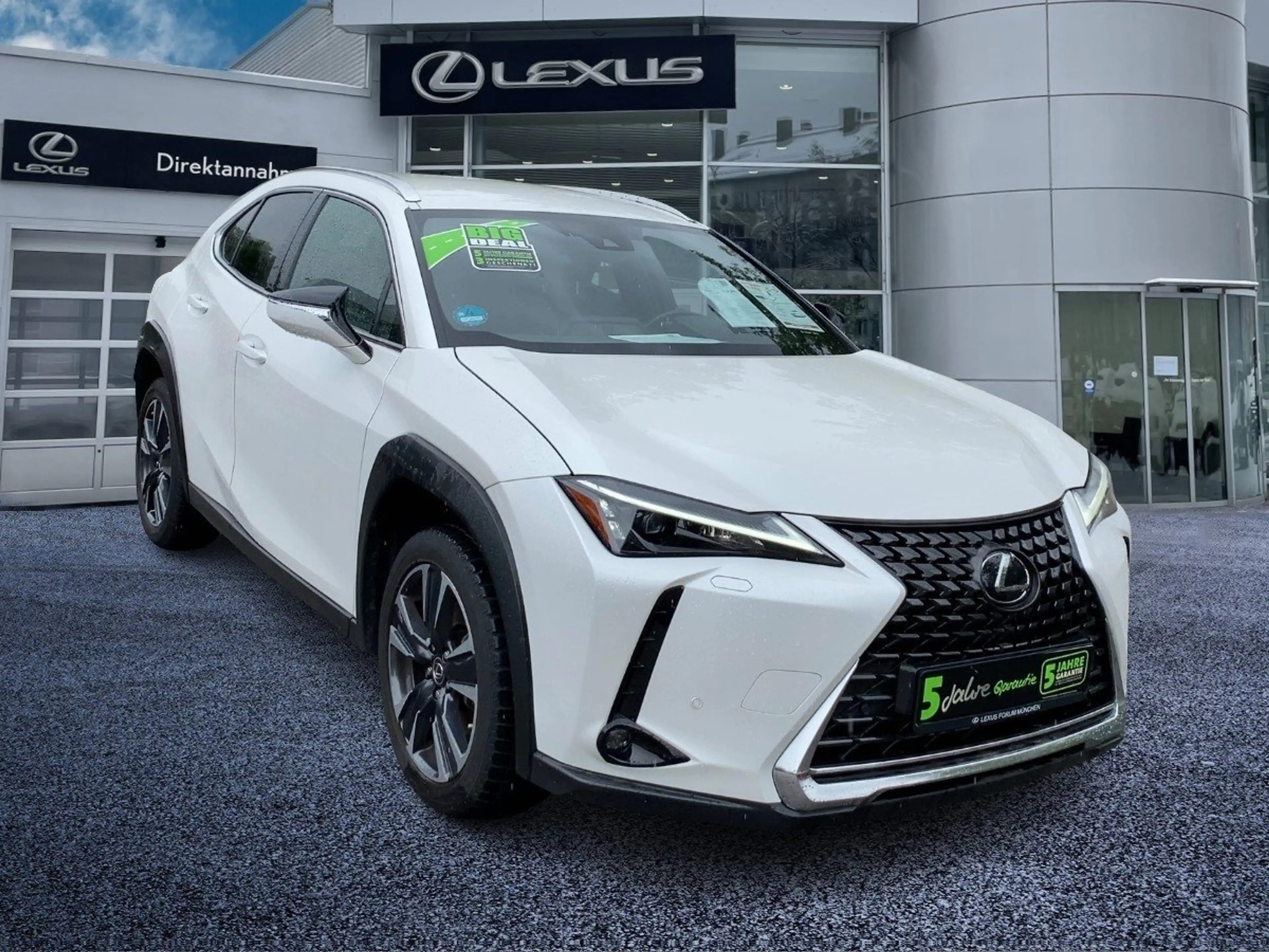 Lexus UX 250h UX 250 h Style Edition guter Crossover — photo 8
