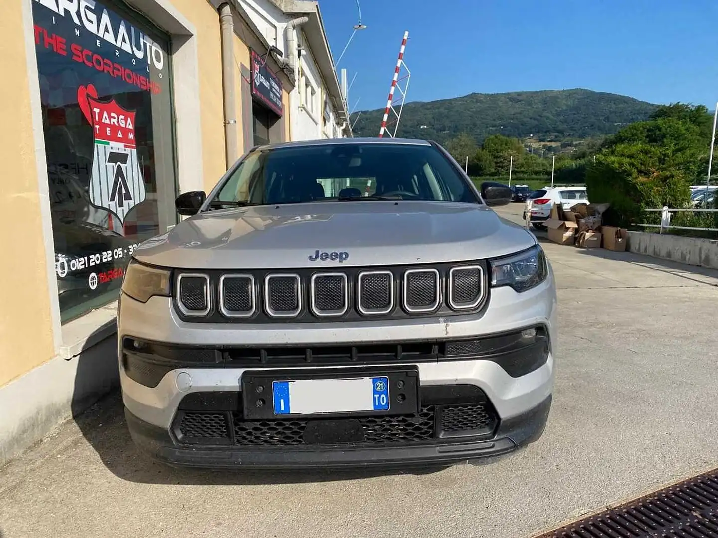Jeep Compass 1.6 Multijet II 2WD Longitude Grijs - 2