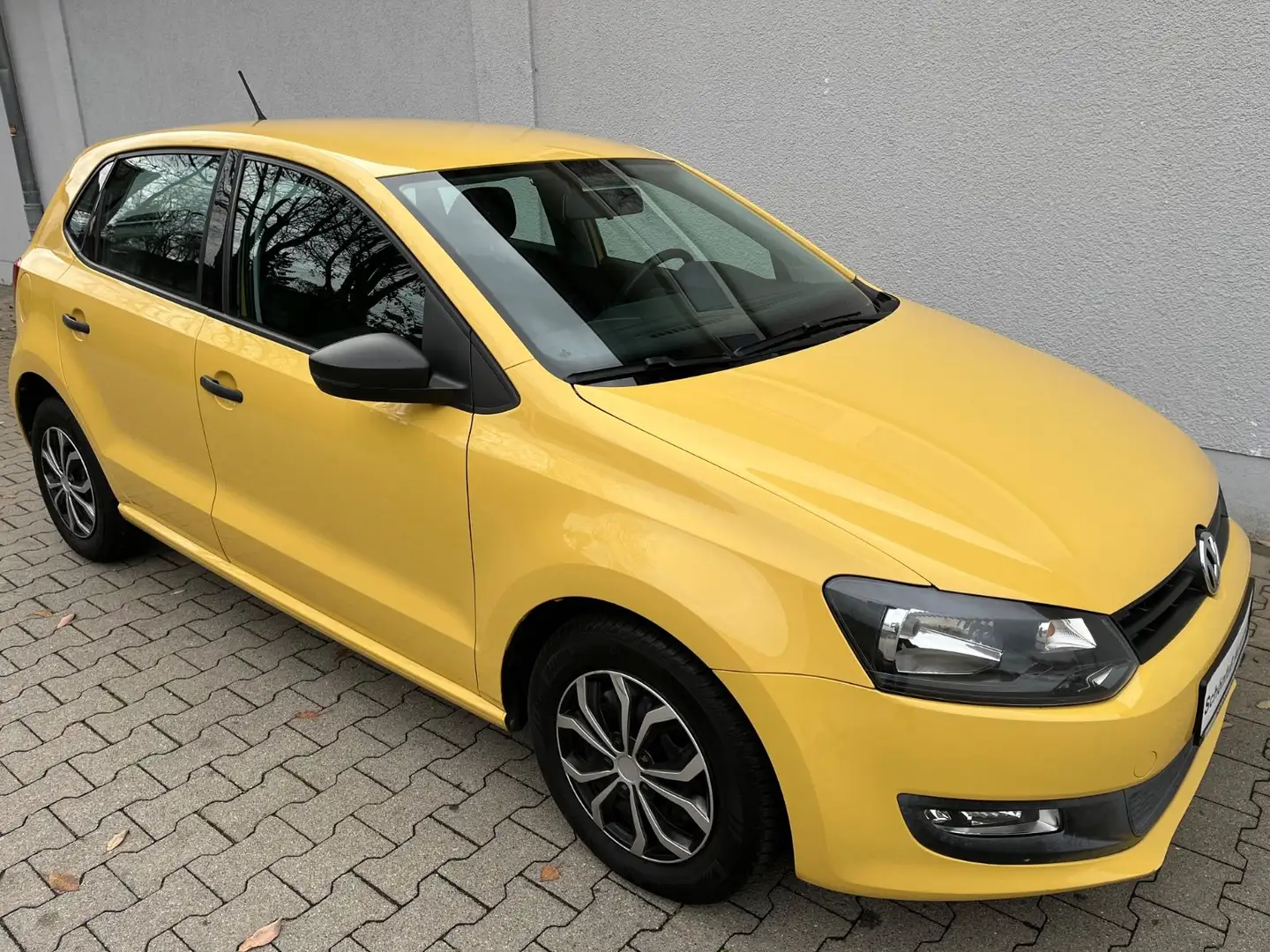 Volkswagen Polo V Trendline 42 Tkm Klima 1.Hand Gelb - 1