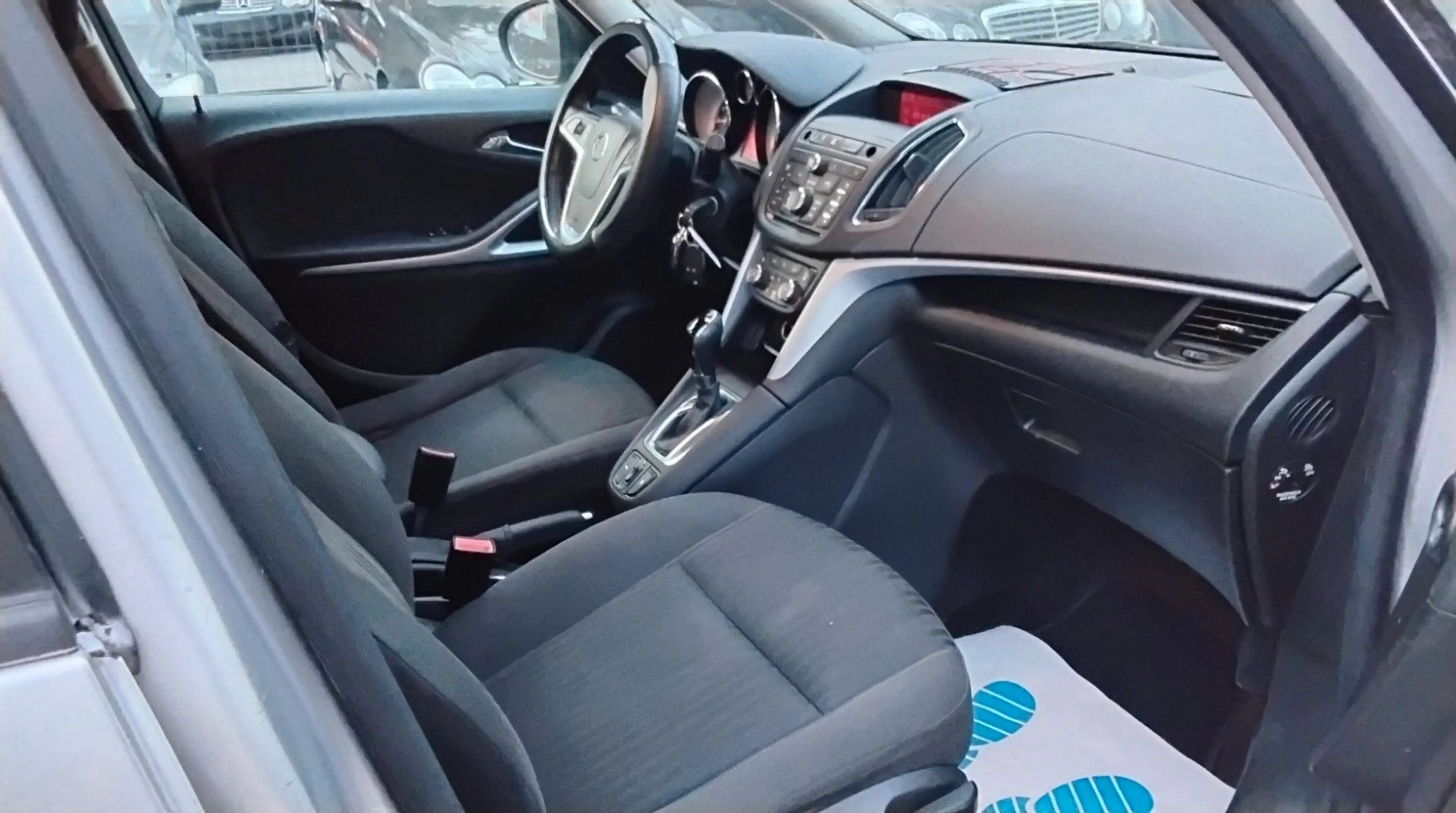 Opel Zafira C Tourer Edition  Automatikgetriebe — photo 10