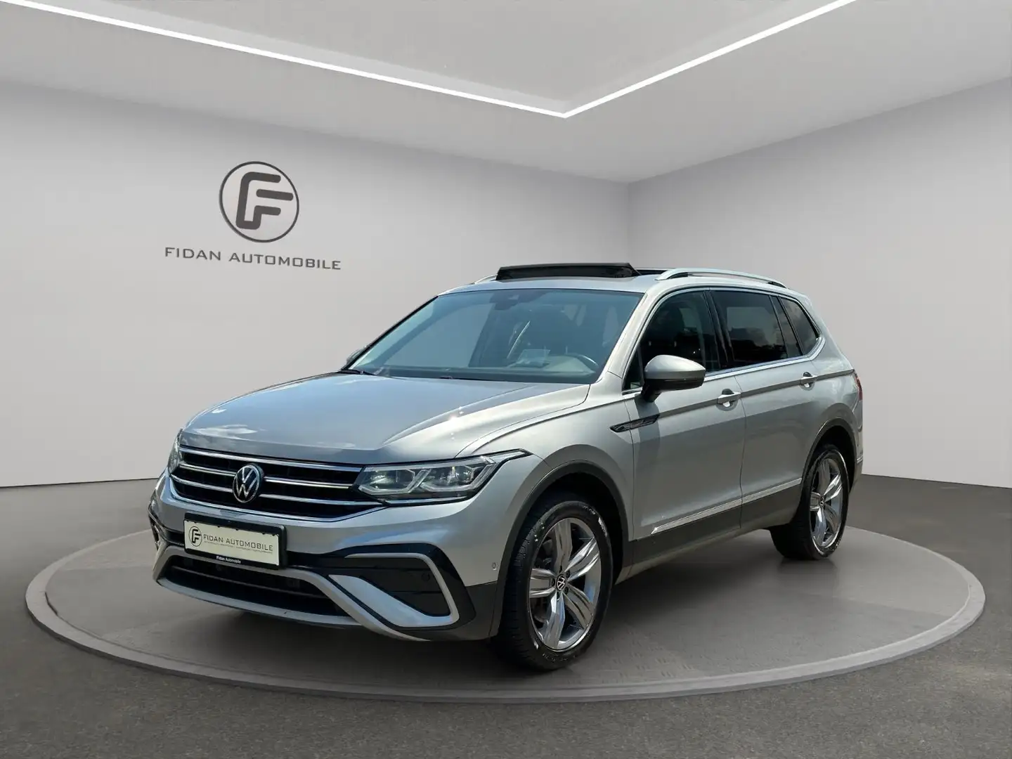 Volkswagen Tiguan Allspace Elegance 4M*Pano*Virtual*Matrix* Argent - 1