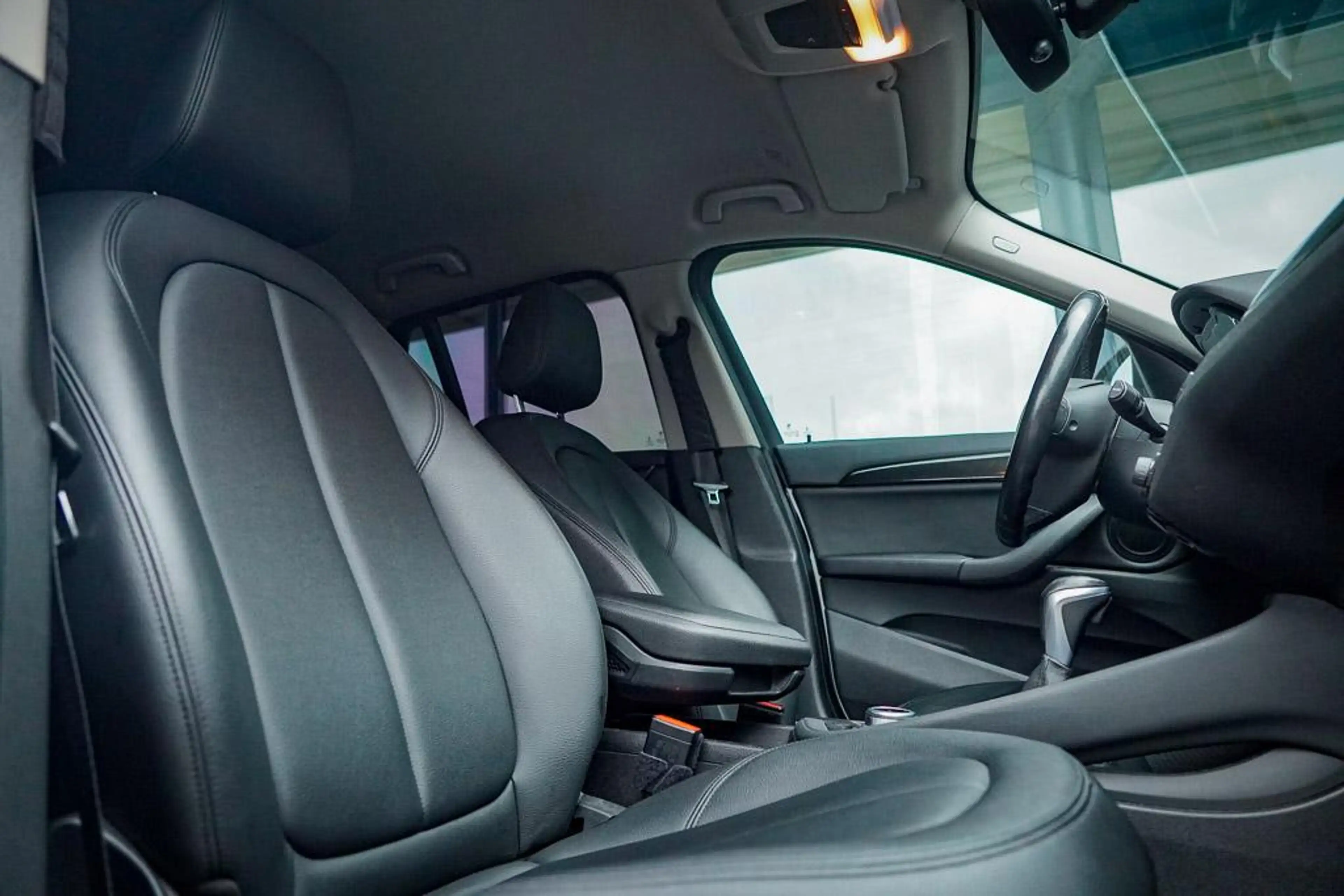 BMW X1 sDrive20i Centennial Executive / Aut / Trekhaak / — photo 18