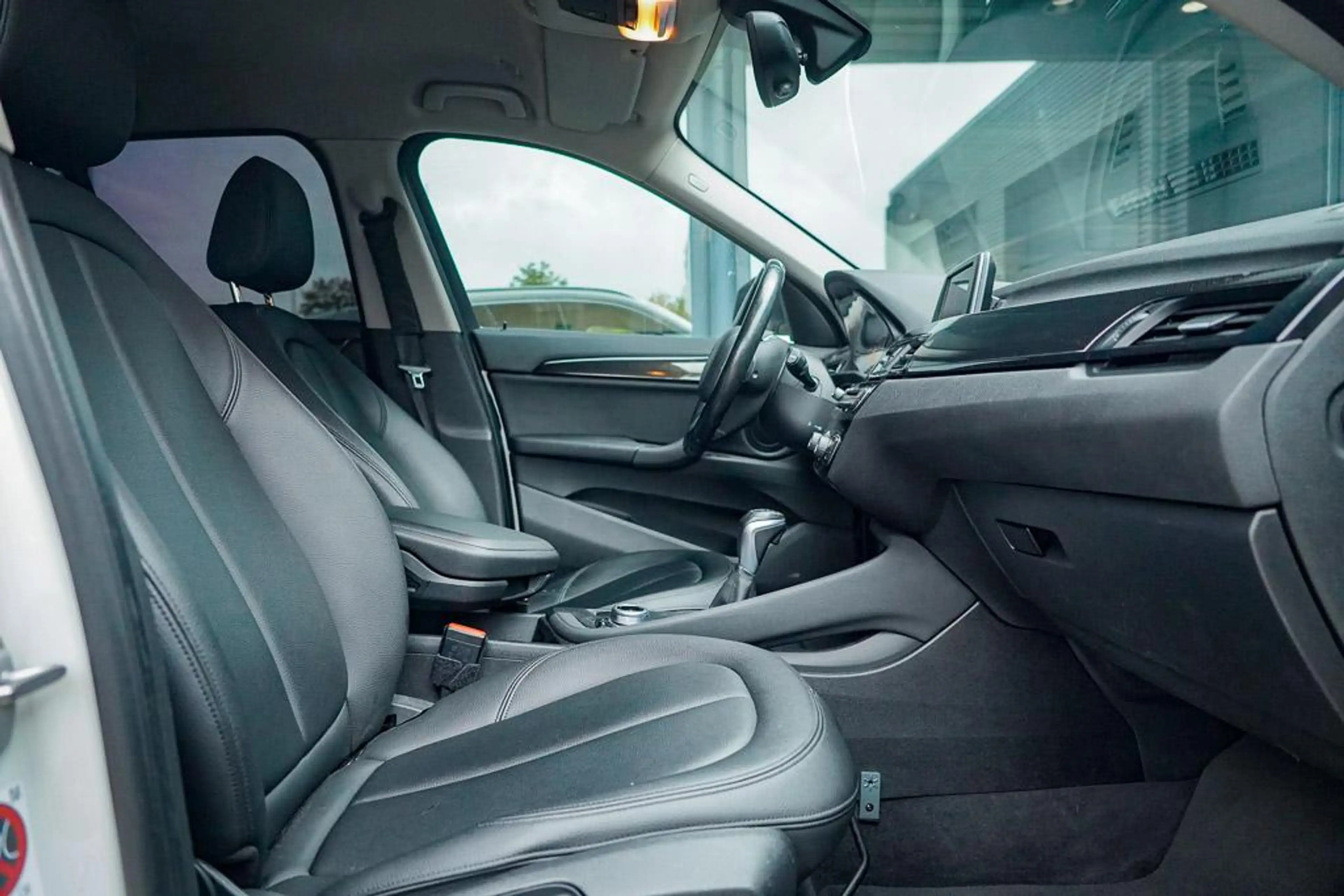 BMW X1 sDrive20i Centennial Executive / Aut / Trekhaak / — photo 36