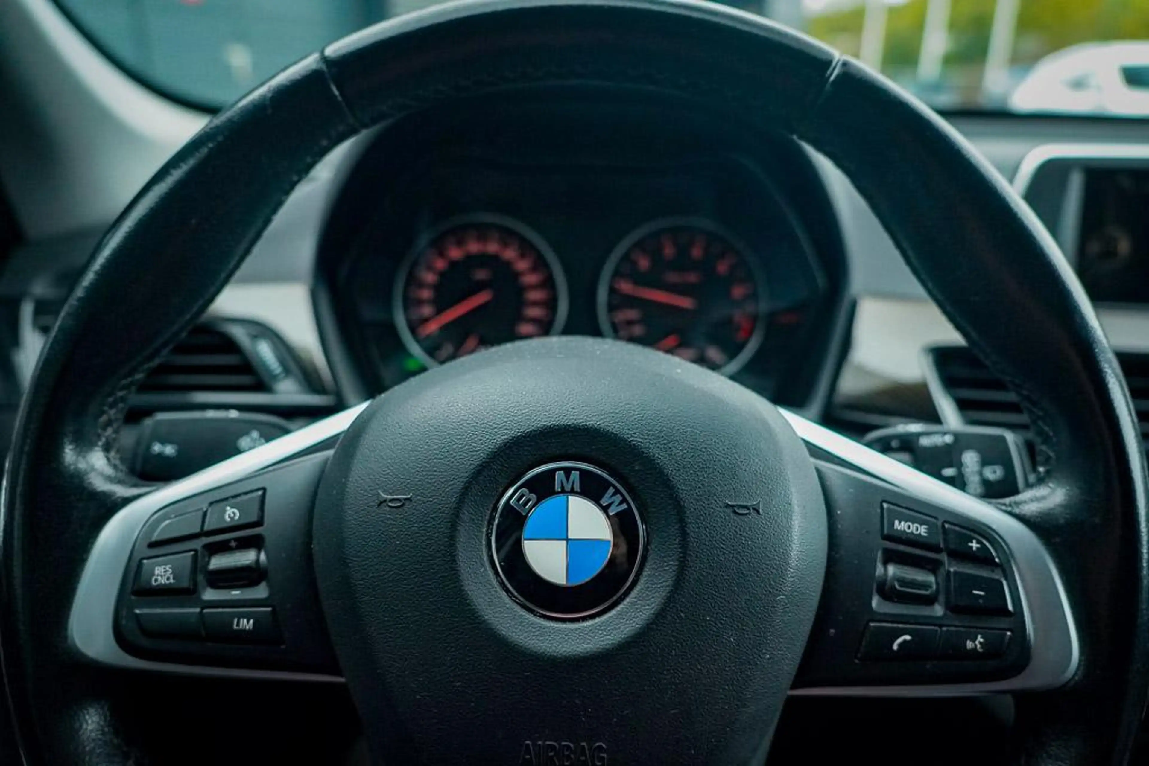 BMW X1 sDrive20i Centennial Executive / Aut / Trekhaak / — photo 17