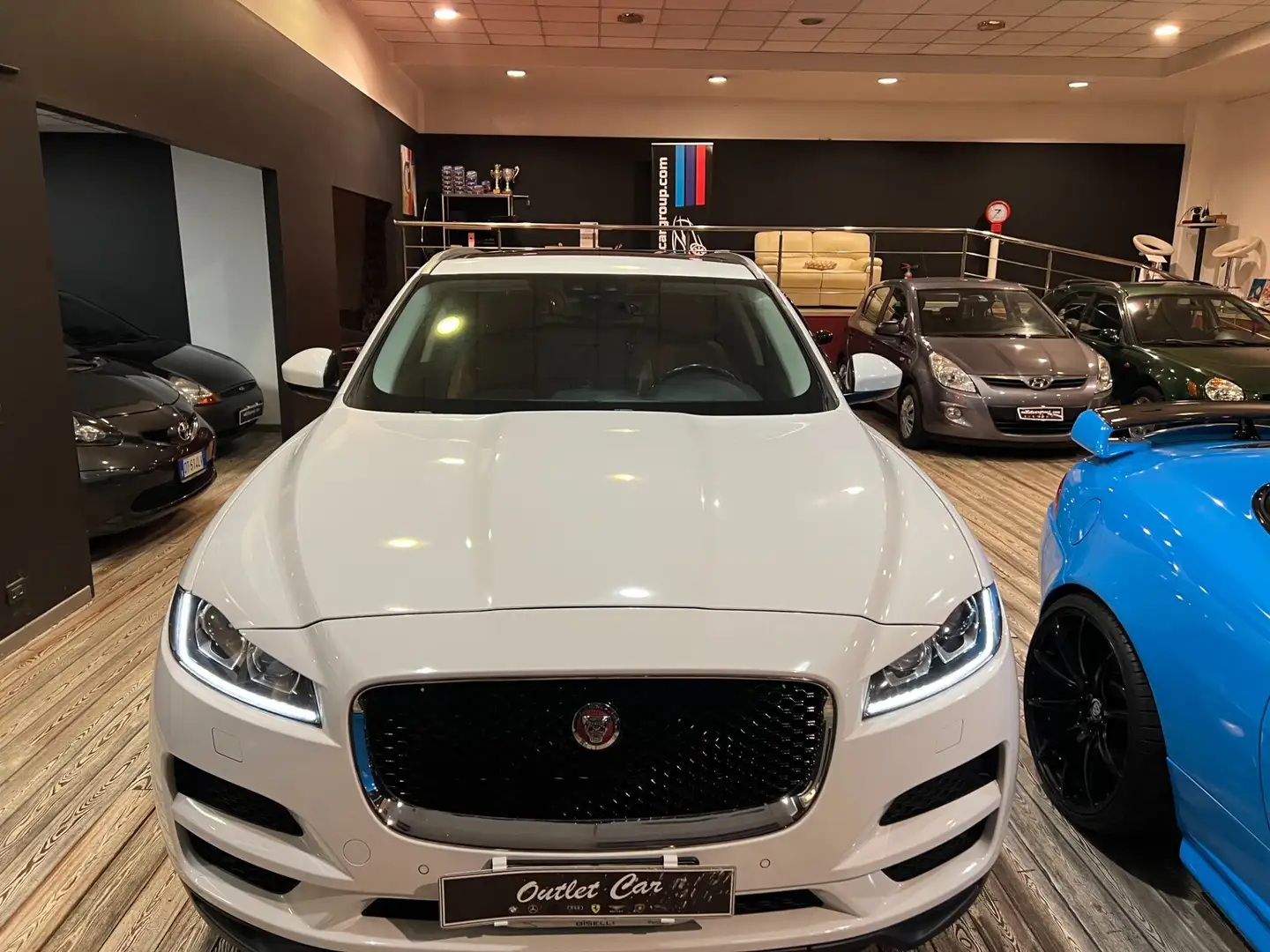 Jaguar F-Pace 2.0 D 180 CV Portfolio AWD UNICO PROP Bianco - 2