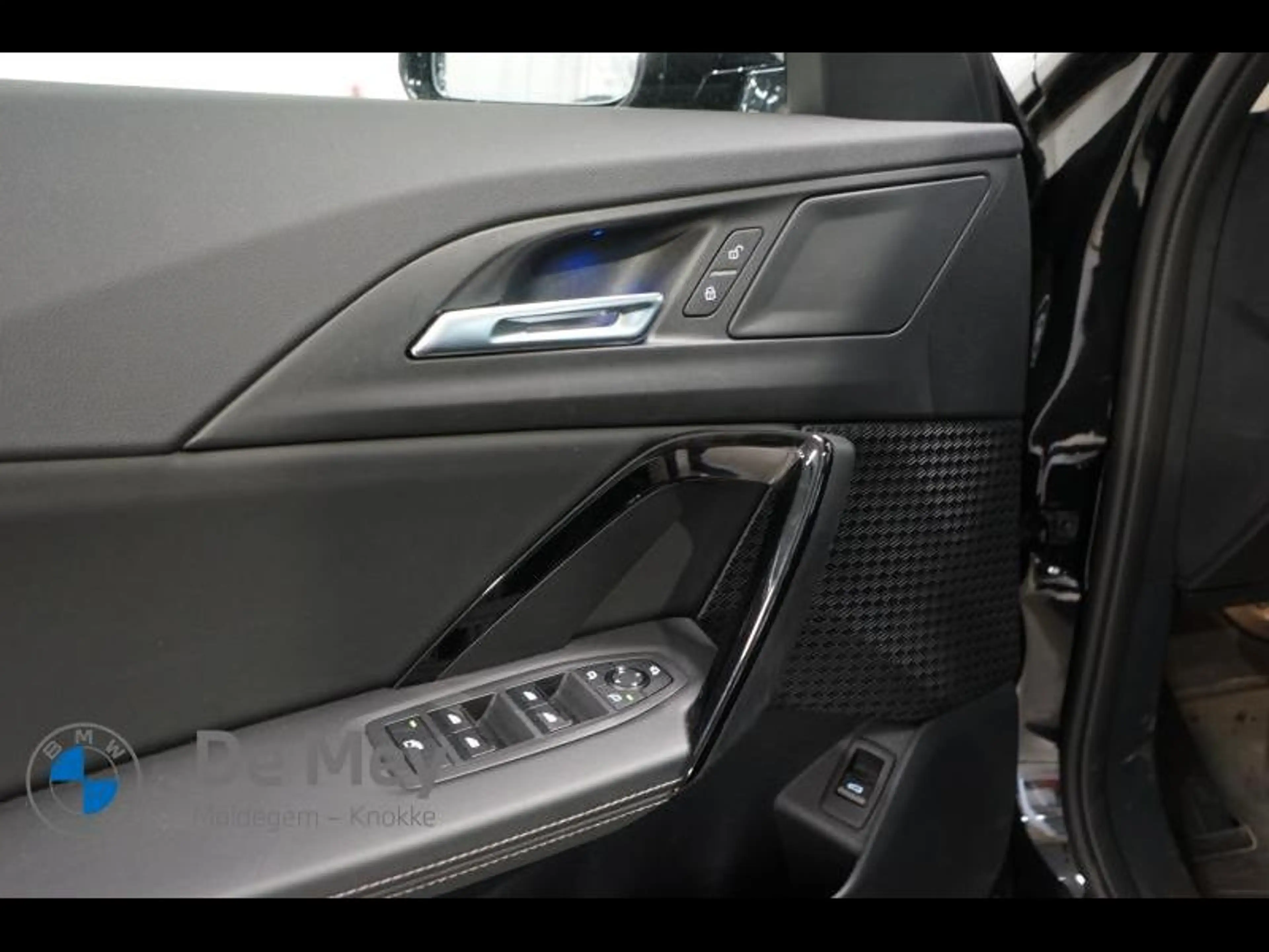BMW iX2 20 — photo 9