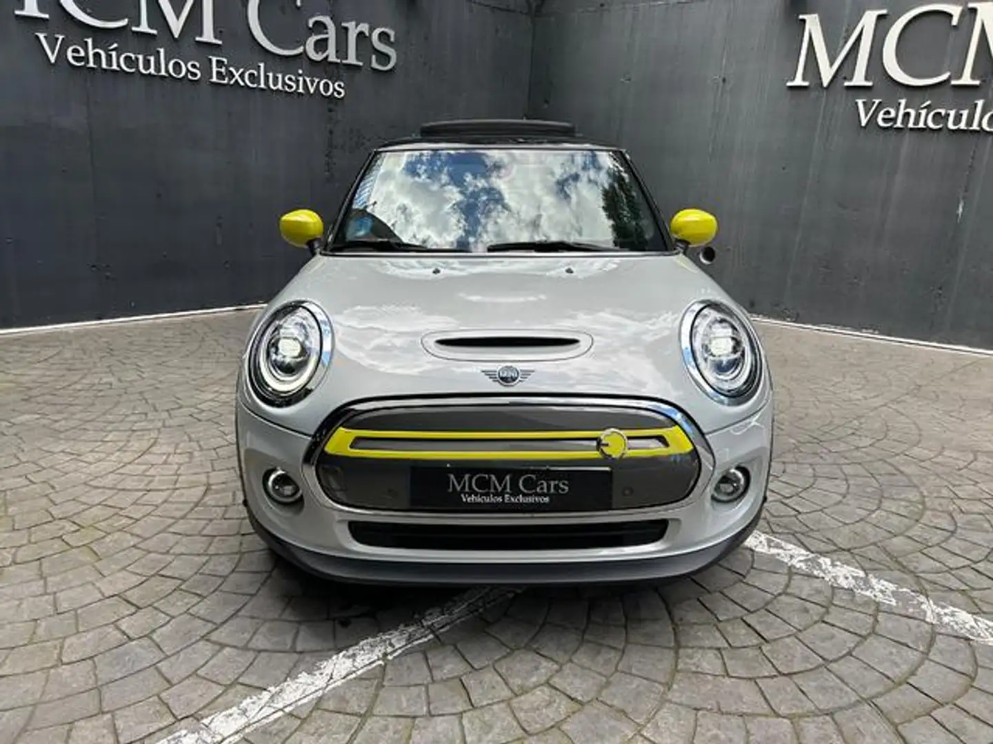MINI Cooper SE Plateado - 2