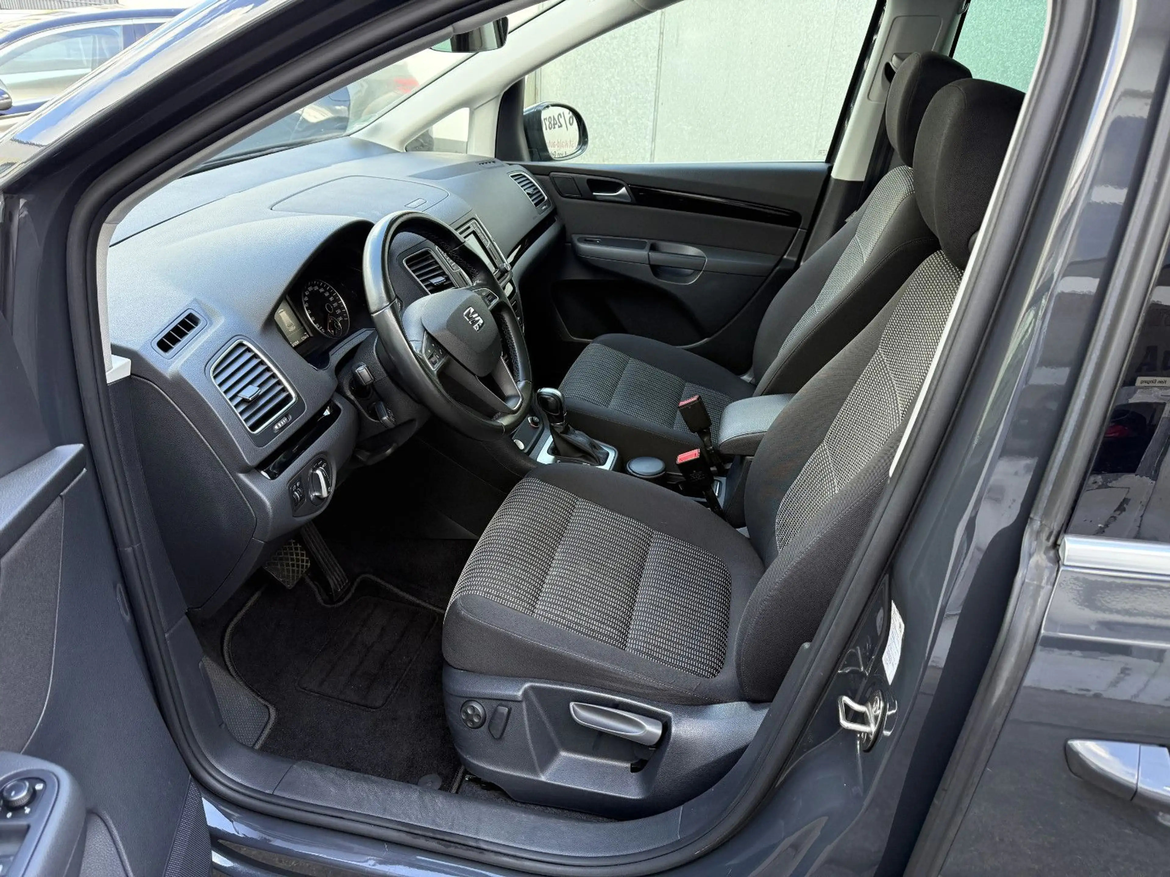 SEAT Alhambra 1.4 TSI DSG Style Pano Kamera 7.Sitzer — photo 7