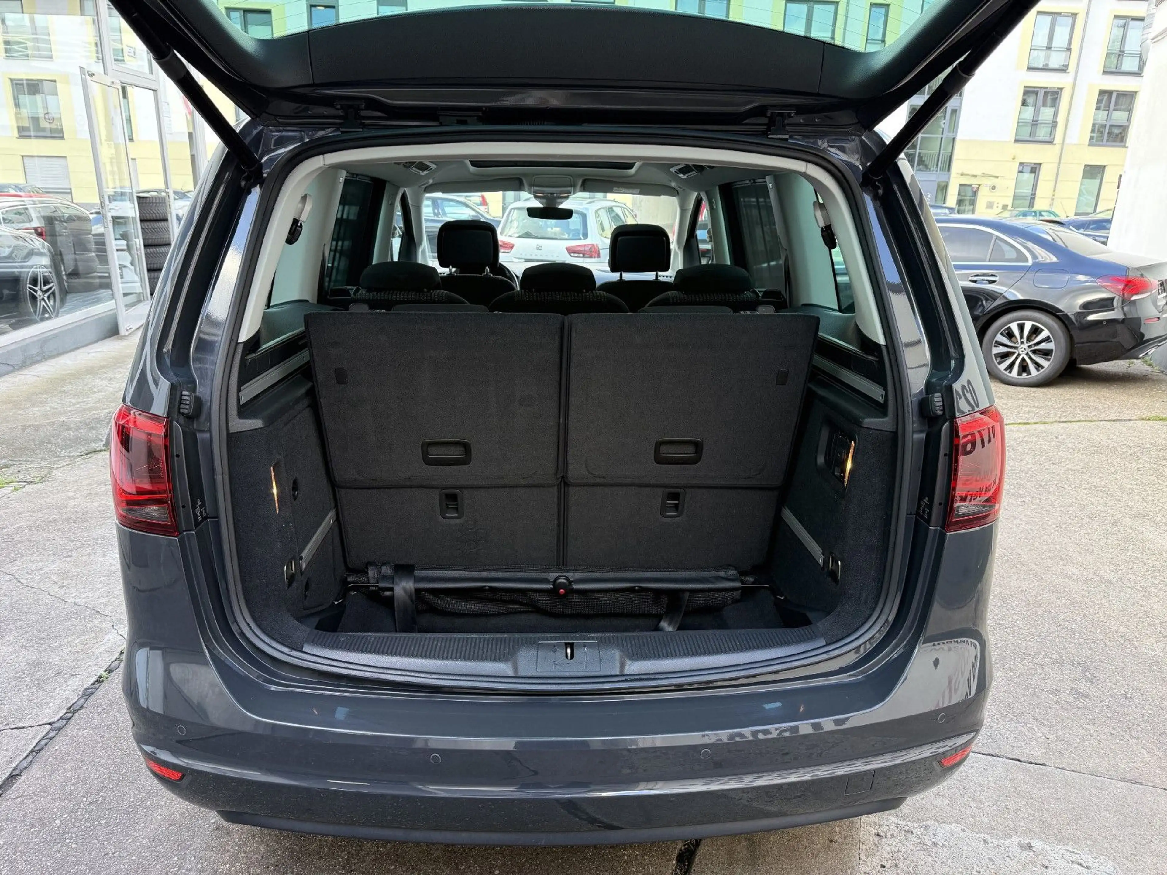 SEAT Alhambra 1.4 TSI DSG Style Pano Kamera 7.Sitzer — photo 15