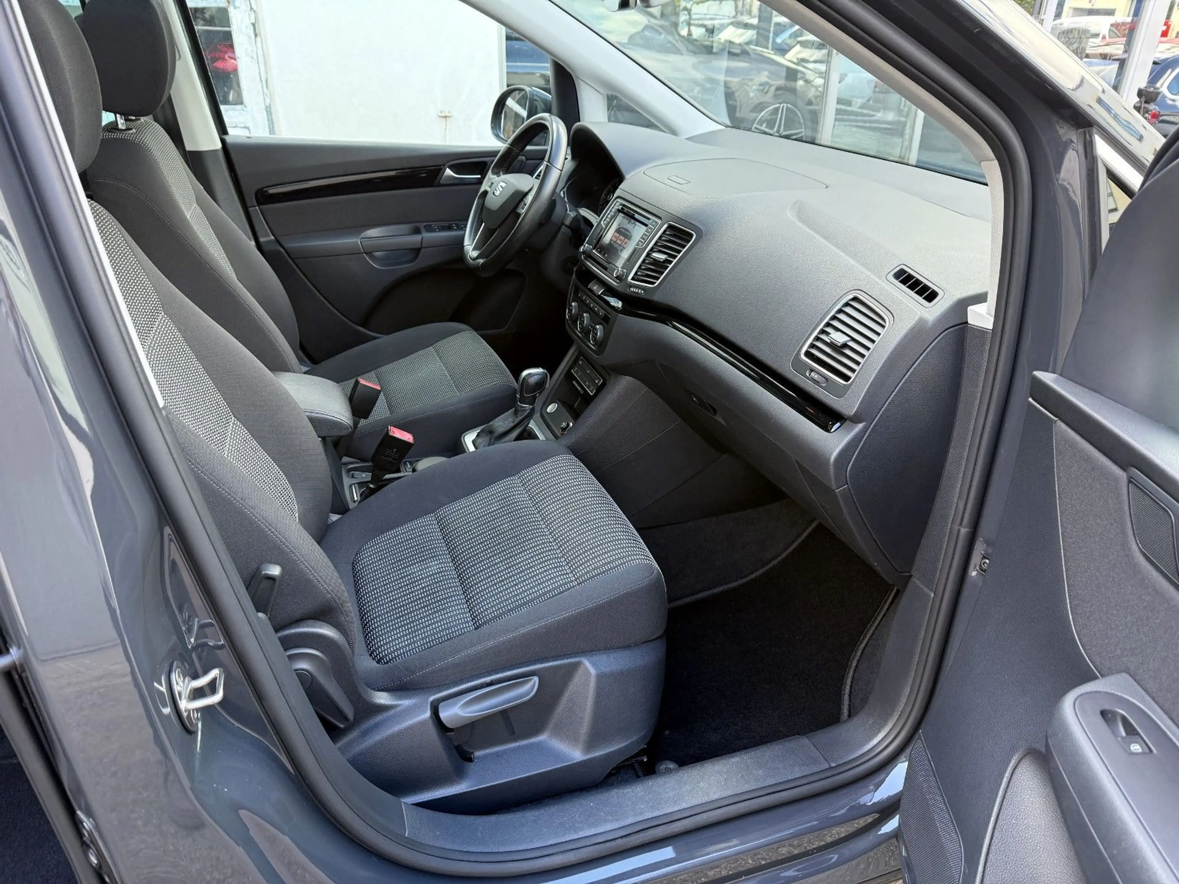 SEAT Alhambra 1.4 TSI DSG Style Pano Kamera 7.Sitzer — photo 11