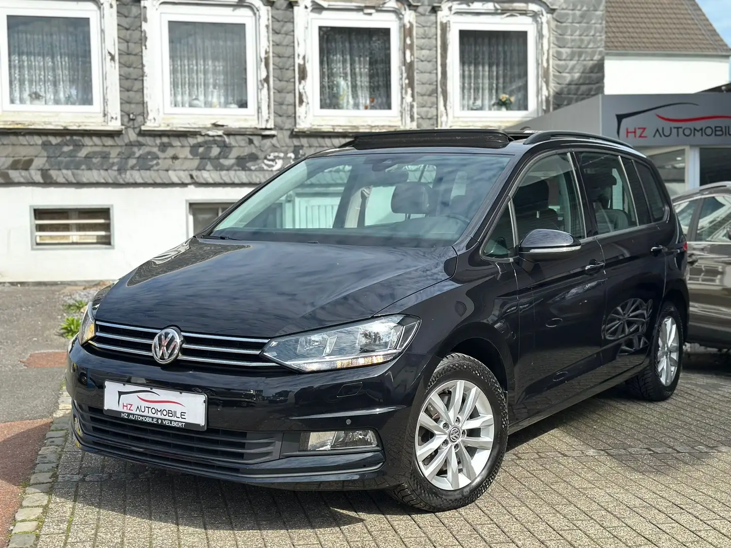 Volkswagen Touran 1.6TDI BMT DSG Comfortline*PANO*ACC*NAVI Schwarz - 2