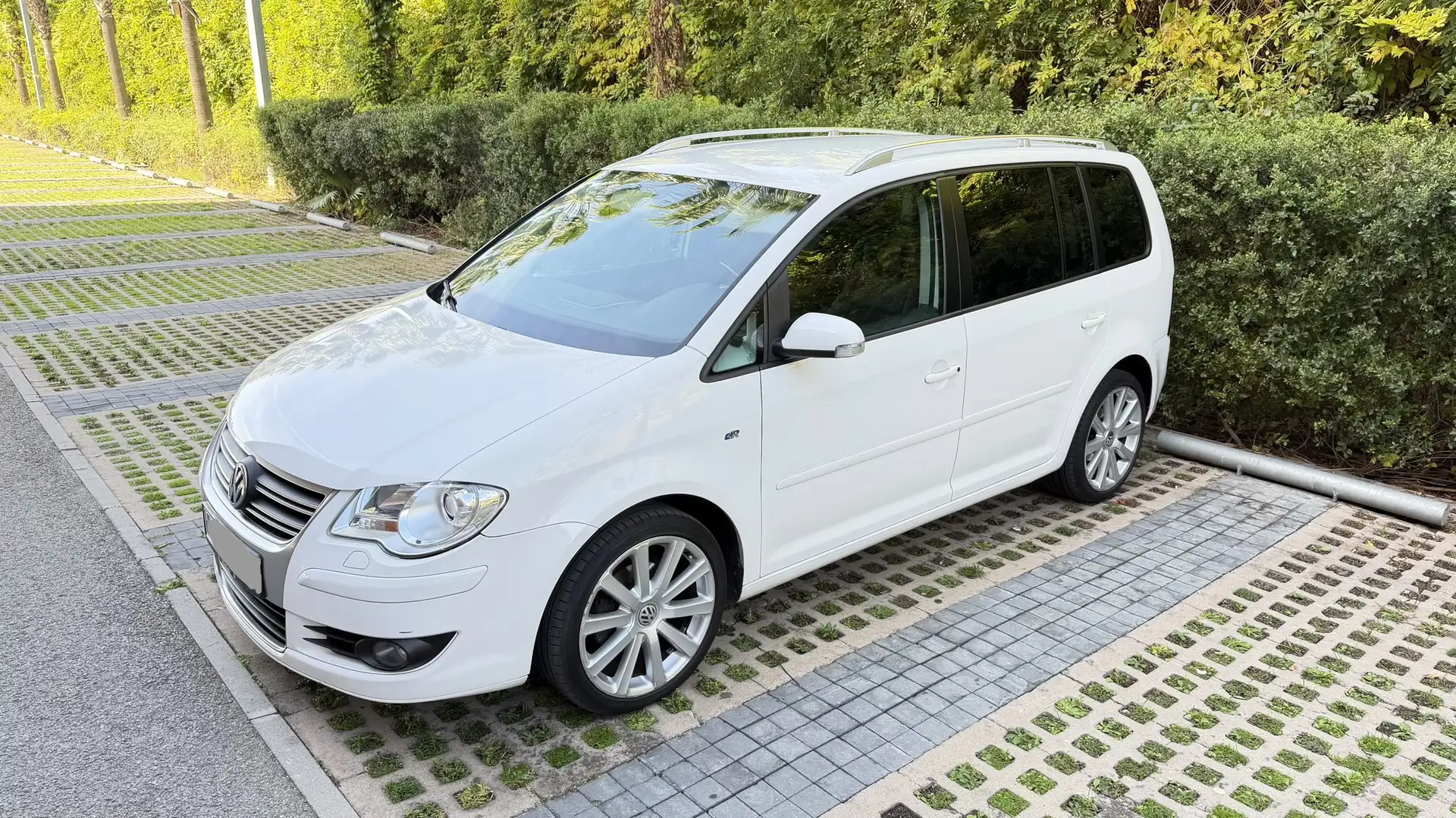 Volkswagen Touran 1.4 TSI Edition - 1