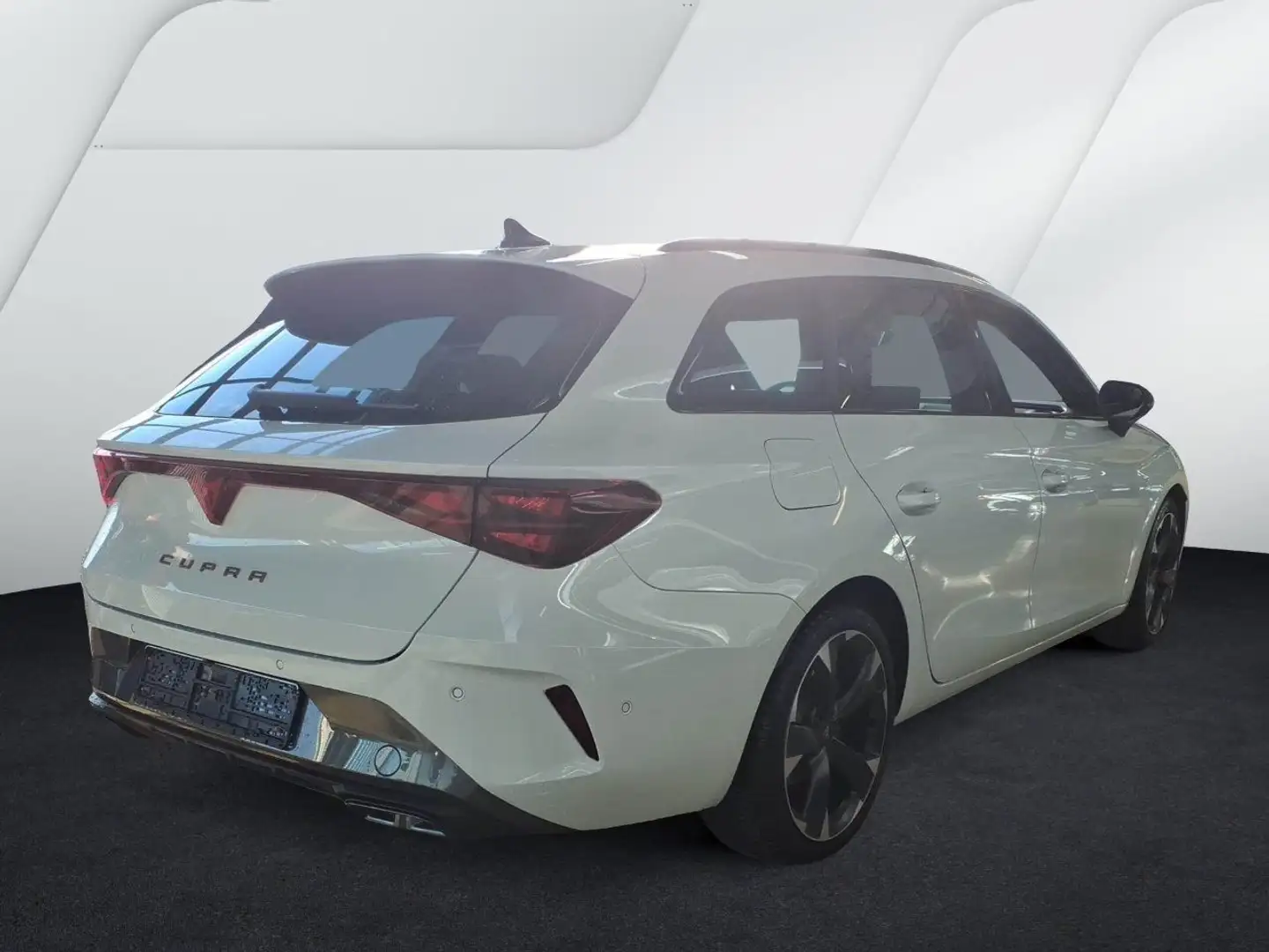 CUPRA Leon Sportstourer 1.5 eTSI DSG ACC+SHZ+NAVI+elHK Klima Weiß - 2