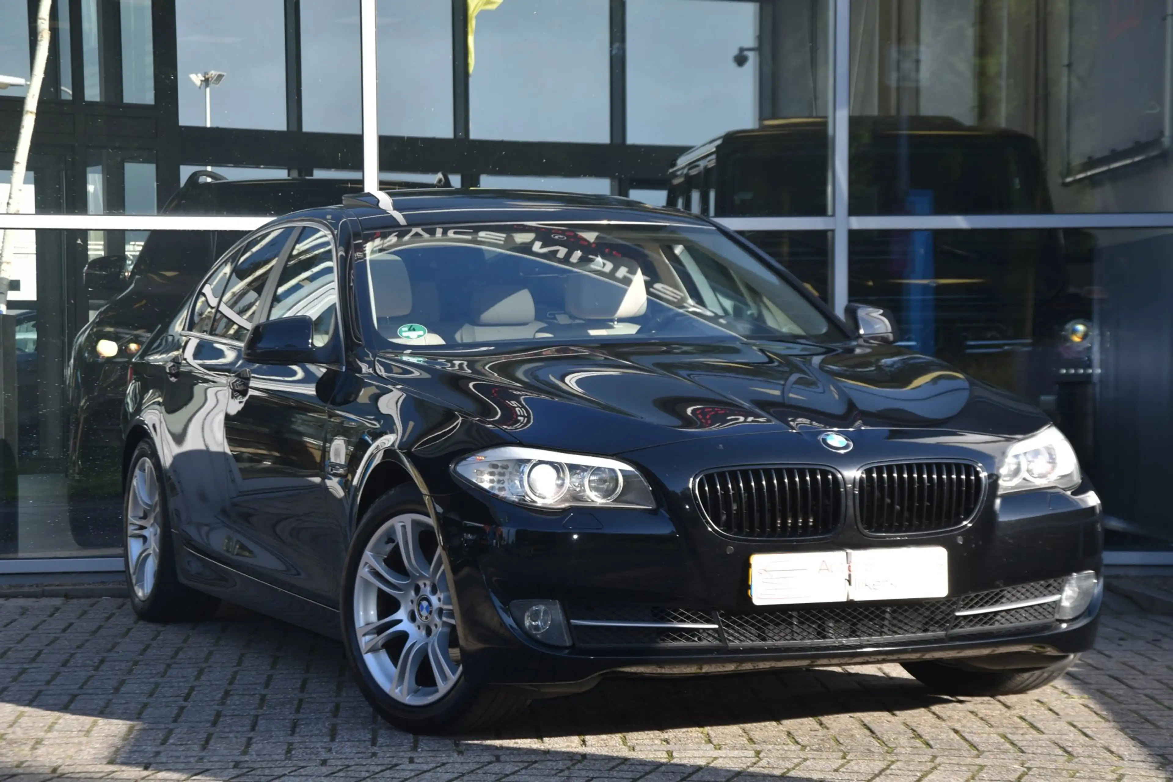 BMW 523 5-serie 523i High Executive | 6-Cilinder | Leder |