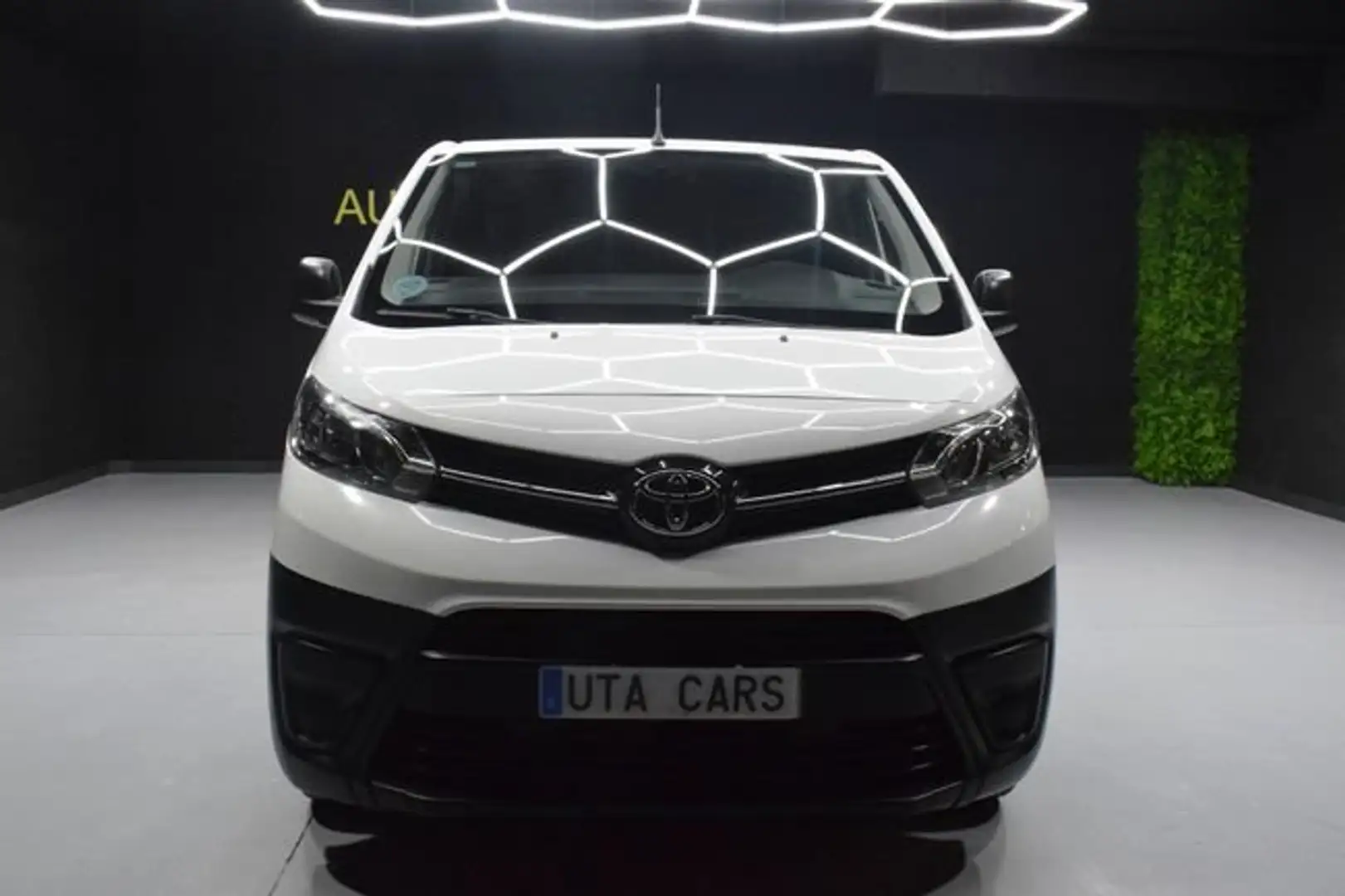 Toyota Proace Furgón Medio (L1) 2.0D Comfort carga+ 122 Weiß - 2
