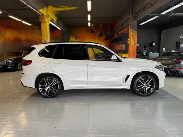 BMW X5 view 8