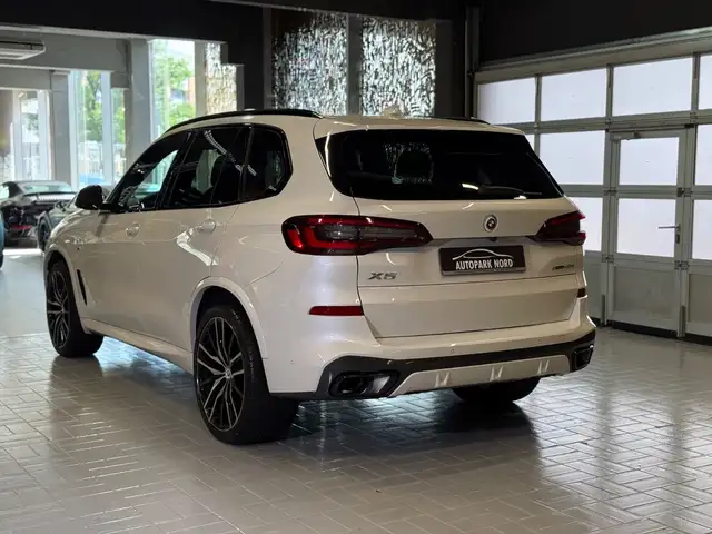 BMW X5 view 5