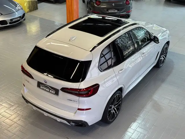 BMW X5 view 10