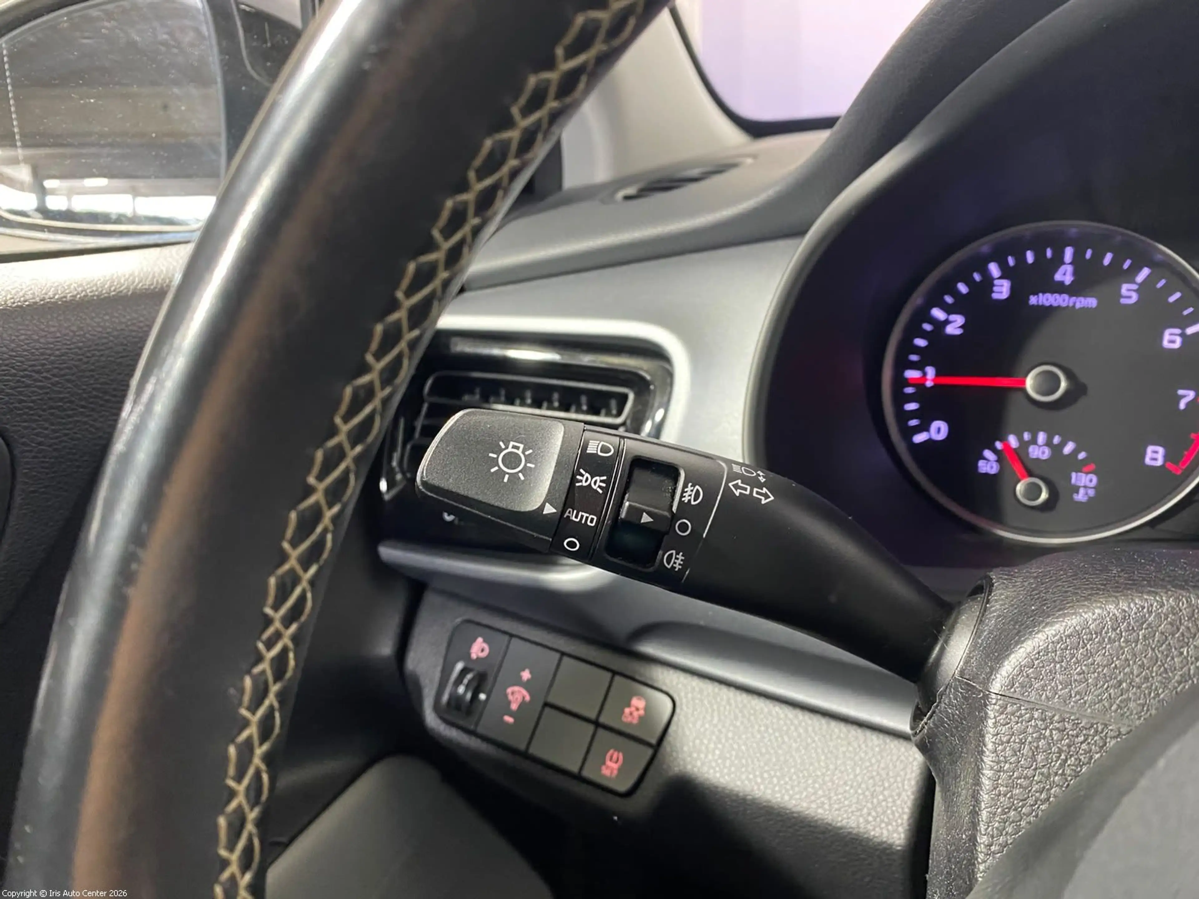 Kia Stonic 1.0 T-GDI DCT7 | CARPLAY | CAMERA  | NAVI. — photo 13