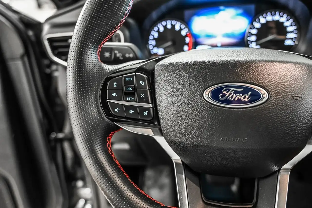 Ford Explorer photo Ford Explorer
