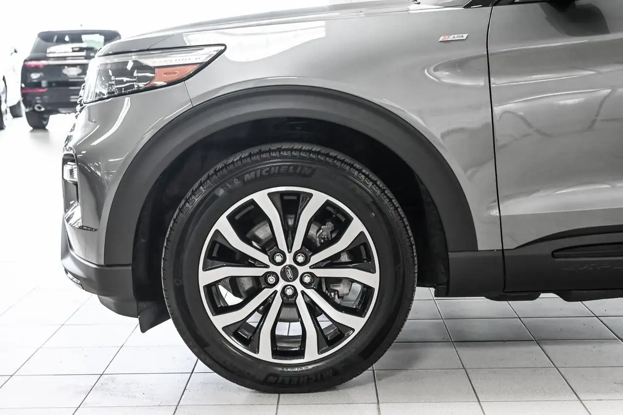 Ford Explorer photo Ford Explorer