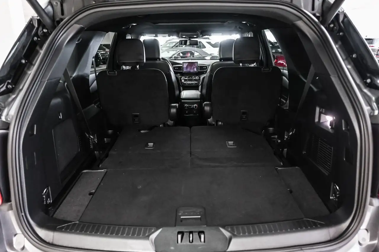 Ford Explorer photo Ford Explorer