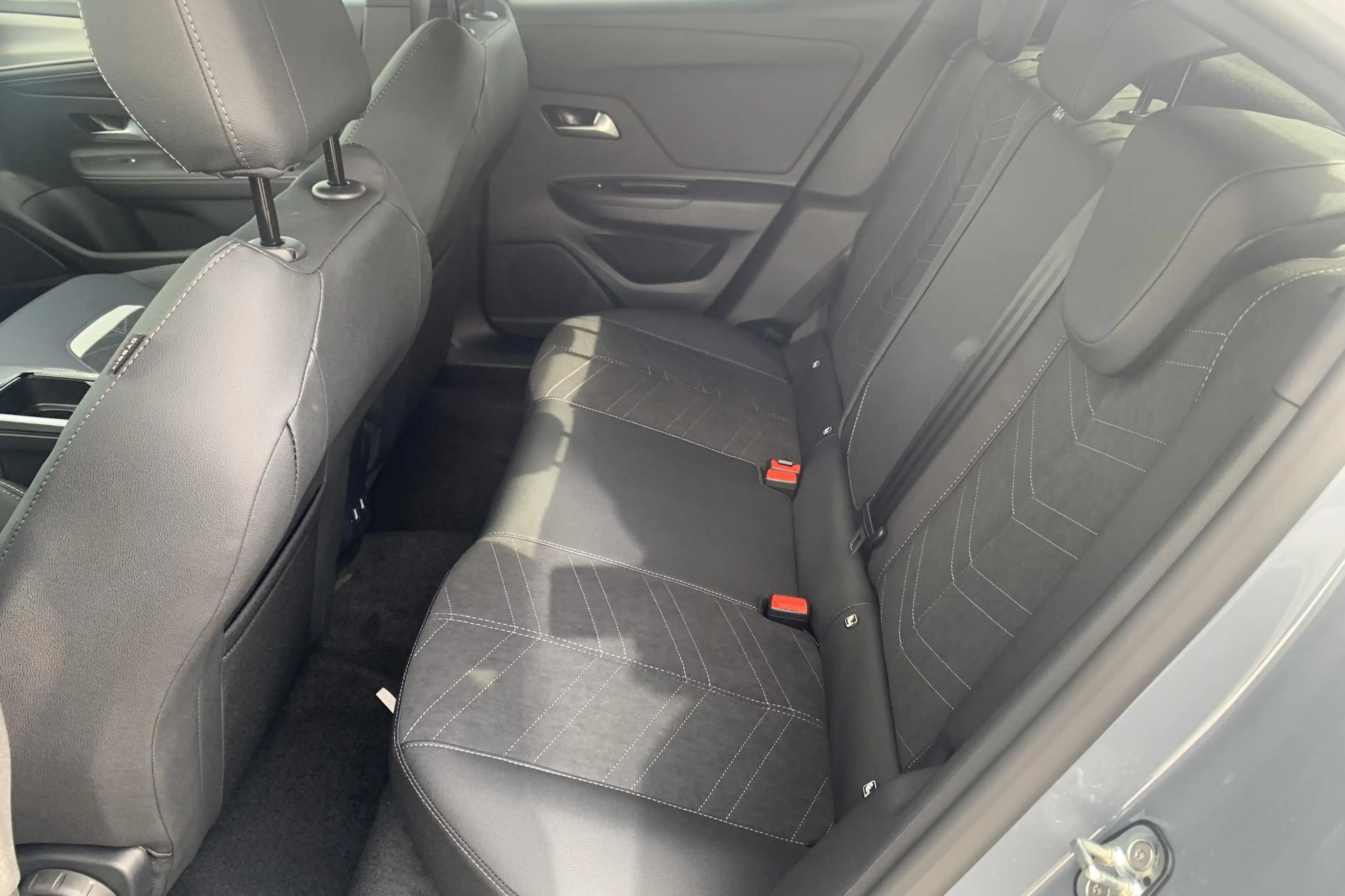 Opel Mokka-E Electric Ultimate 54 kWh | Warmtepomp | LED Matrix — photo 13