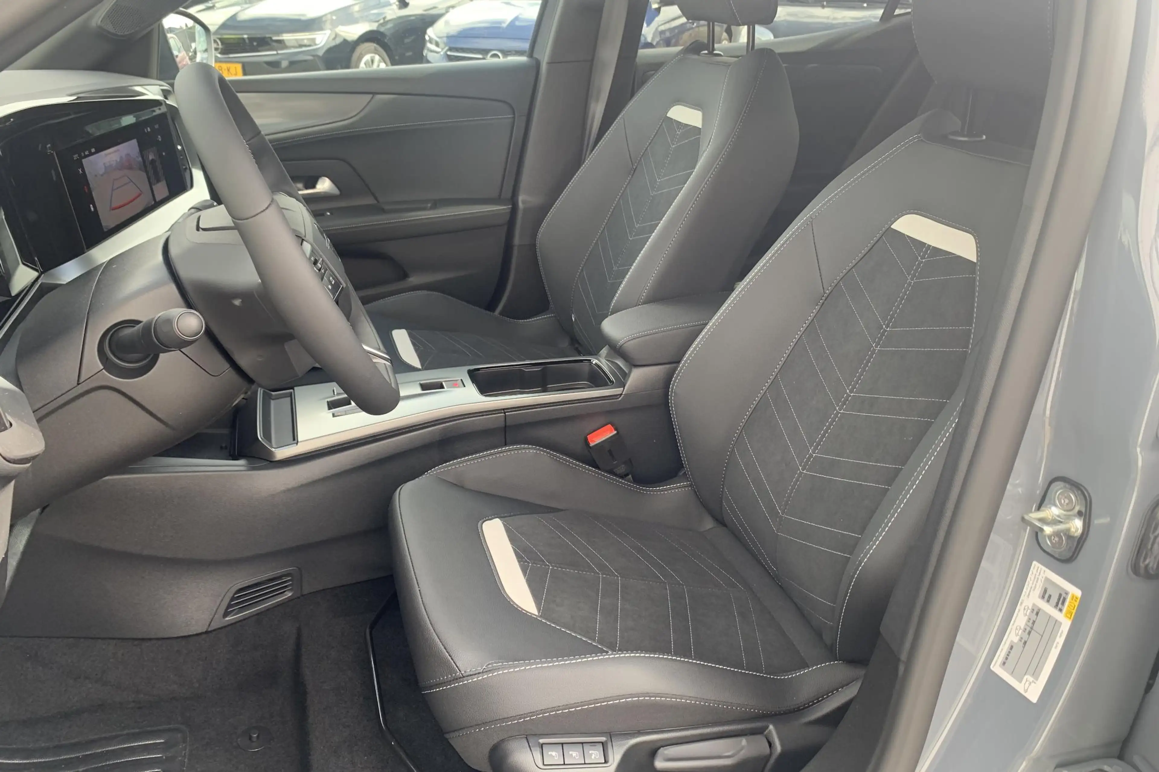 Opel Mokka-E Electric Ultimate 54 kWh | Warmtepomp | LED Matrix — photo 11