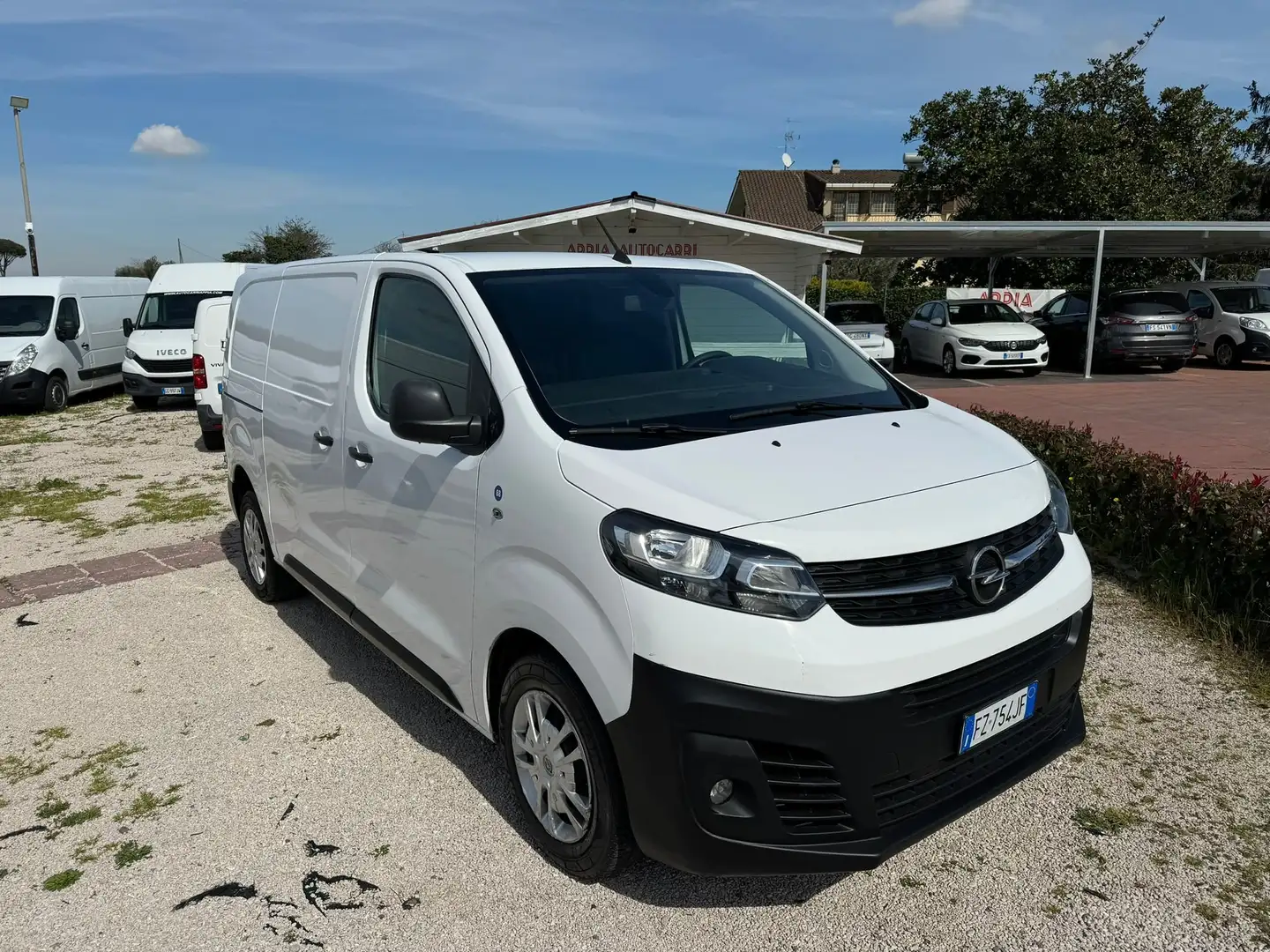 Opel VIVARO 2.0HDI 122CV - PREZZO + IVA !!! Wit - 1