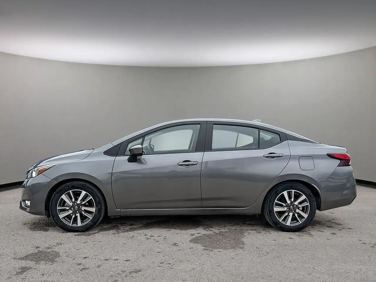 Nissan Versa снимка Nissan Versa