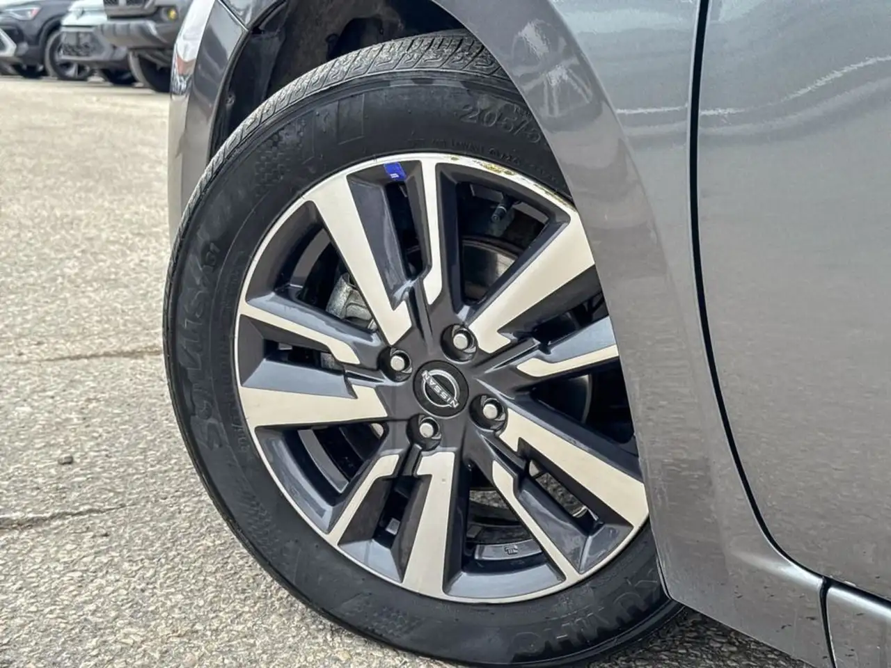 Nissan Versa снимка Nissan Versa