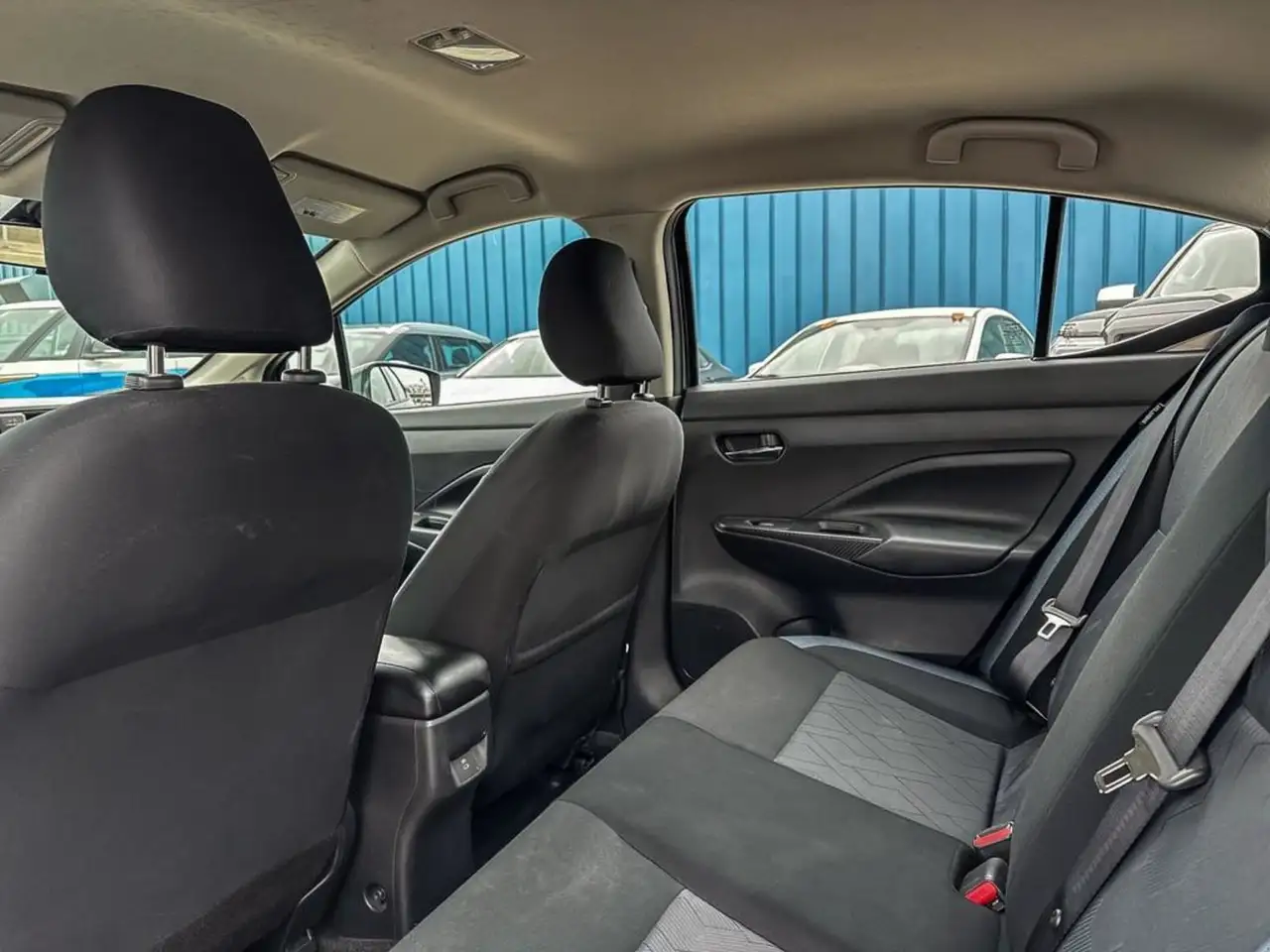 Nissan Versa снимка Nissan Versa
