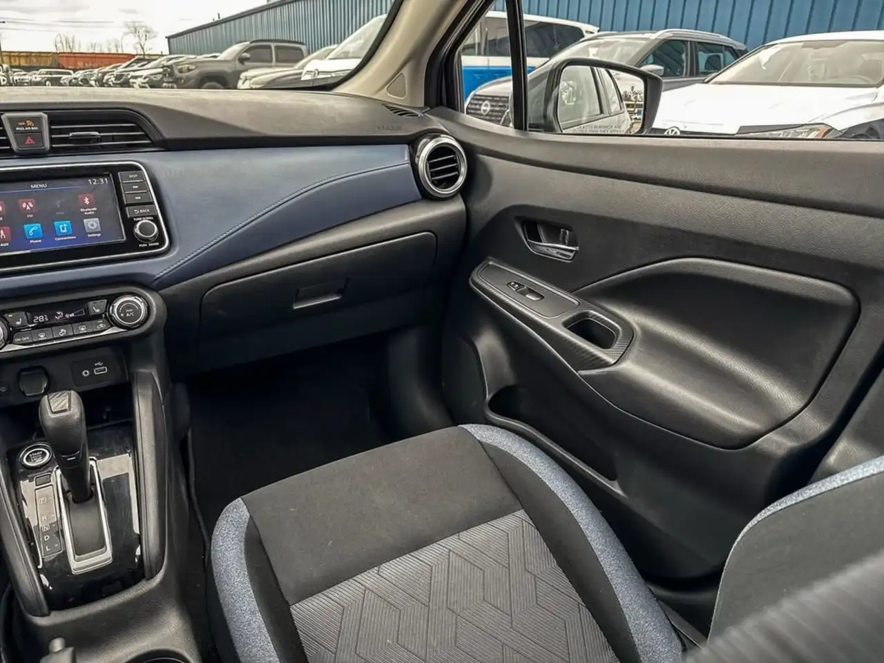 Nissan Versa снимка Nissan Versa