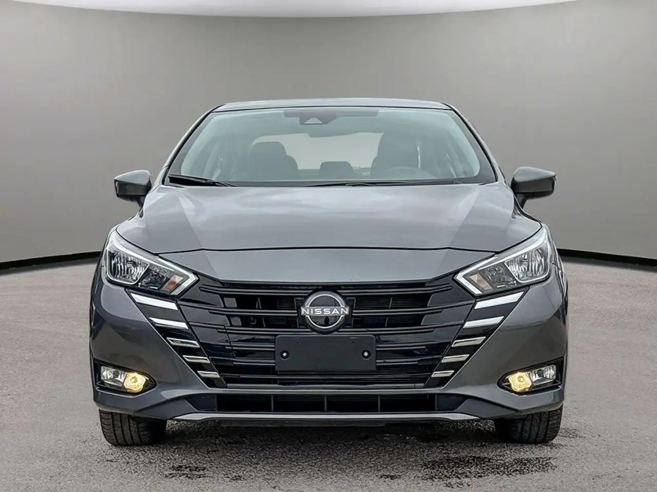 Nissan Versa снимка Nissan Versa