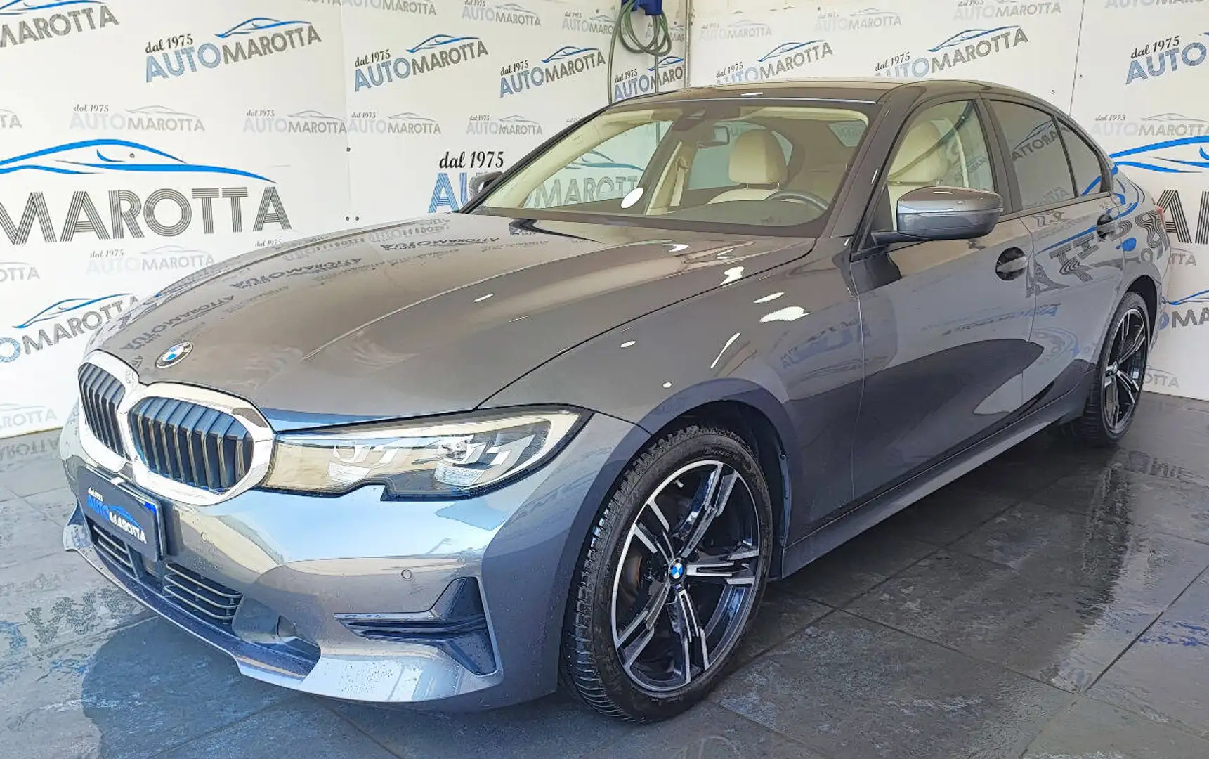 BMW 318 318d Sport auto Gris - 1