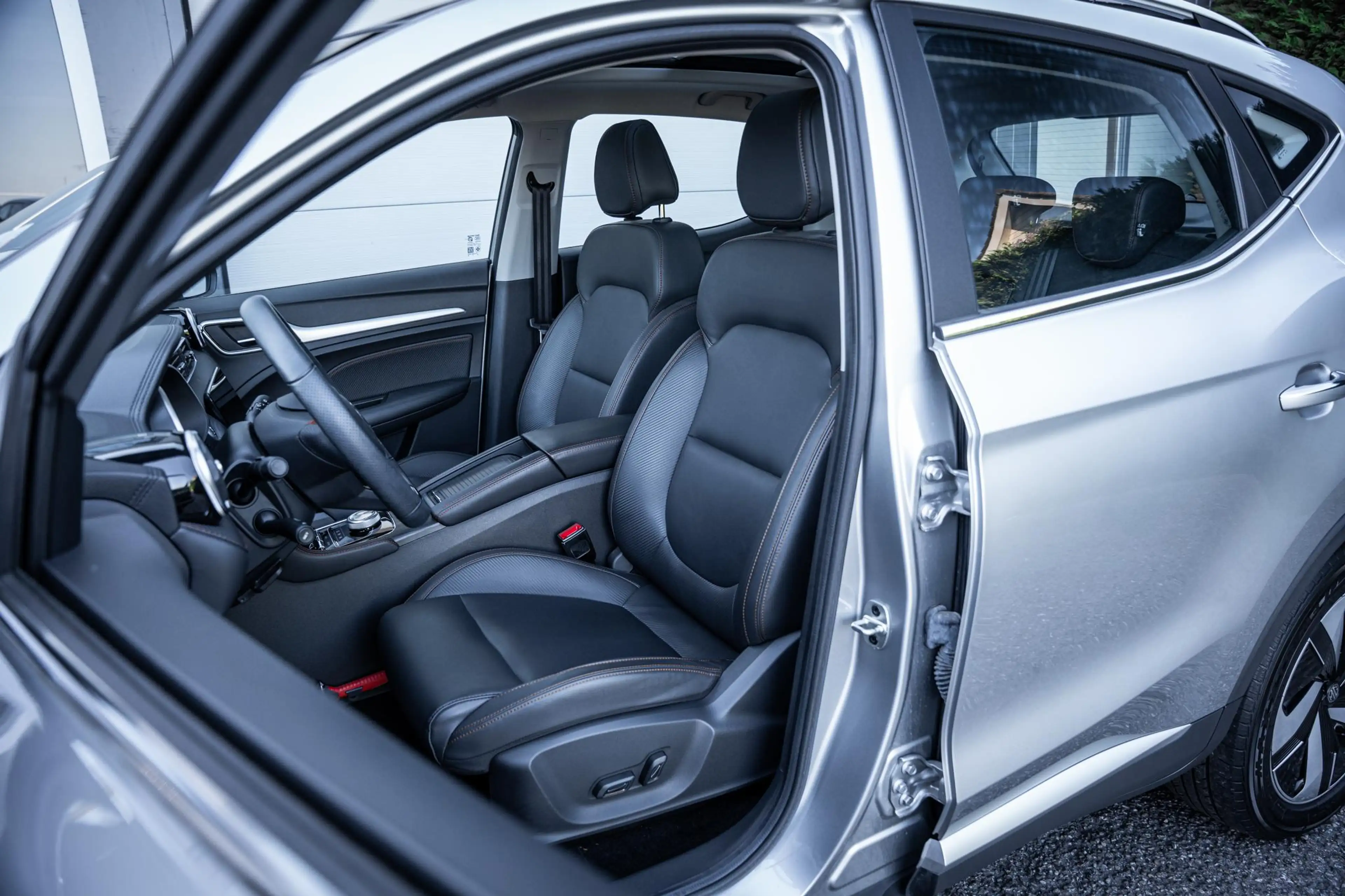 MG ZS EV Long Range Luxury 70 kWh Org.NL|1e-eig.|Pano-da — photo 4