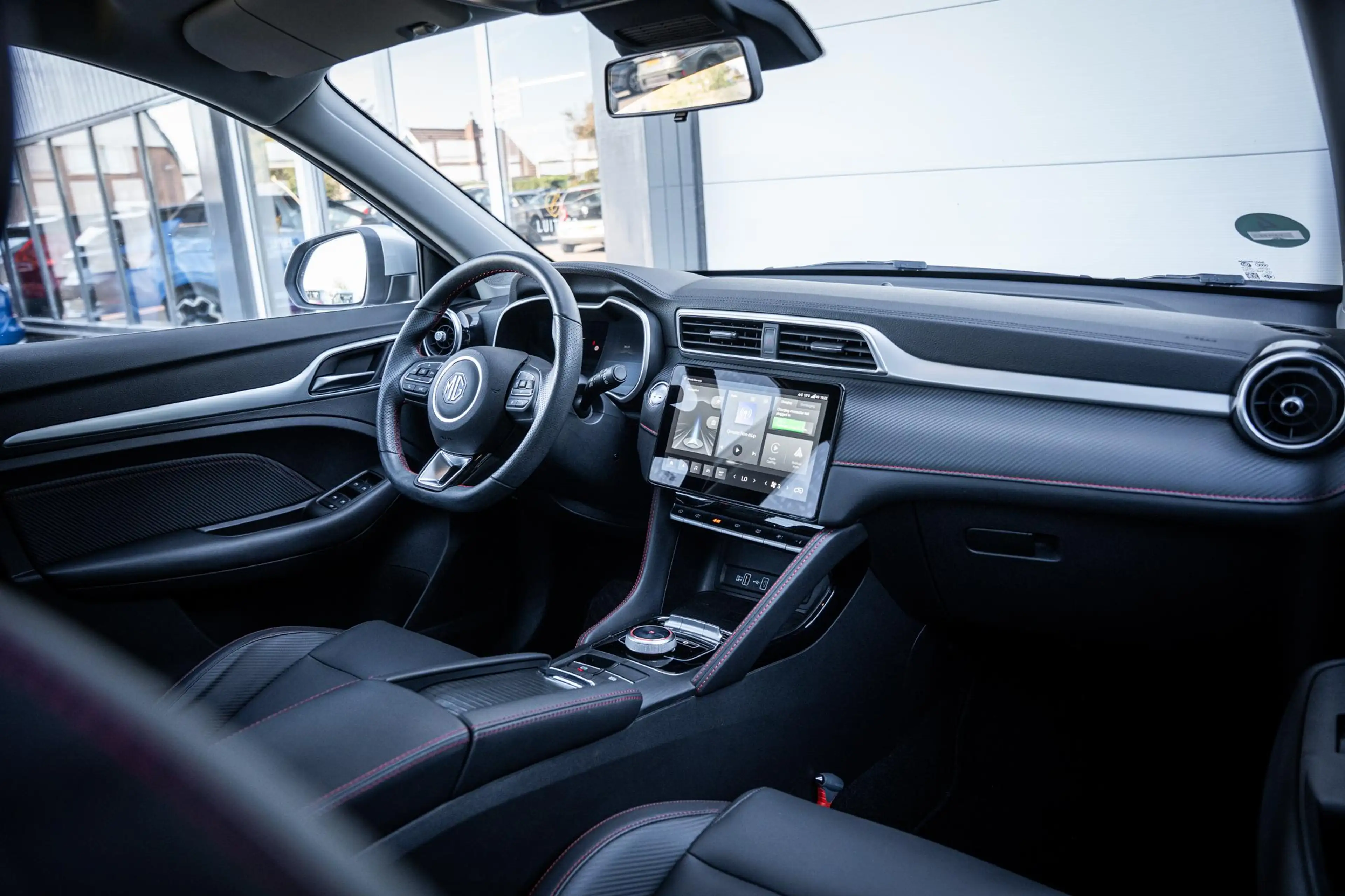 MG ZS EV Long Range Luxury 70 kWh Org.NL|1e-eig.|Pano-da — photo 35